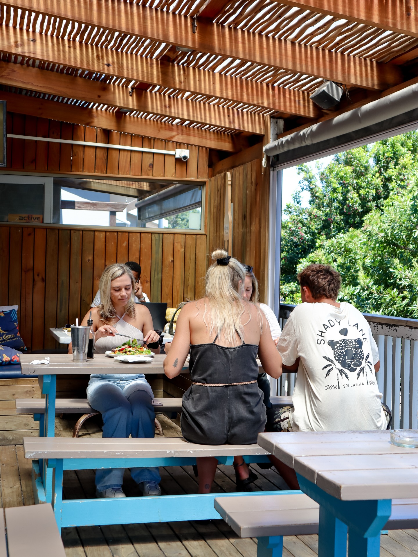 ๐๐๐ช๐ฎ๐ข๐ฅ๐ ๐ข๐ฌ ๐๐๐ฅ๐ฅ๐ข๐ง๐ โฆ ๐๐ง๐ ๐ก๐จ๐ง๐๐ฌ๐ญ๐ฅ๐ฒ, ๐ข๐ญ ๐ฐ๐จ๐ฎ๐ฅ๐ ๐๐ ๐ซ๐ฎ๐๐ ๐ง๐จ๐ญ ๐ญ๐จ ๐๐ง๐ฌ๐ฐ๐๐ซ ๐๐ฅ The long weekend might be over, but the townโs still got that holiday vibeโฆ
Itโs half price tequila today, so grab your crew, pull through, and letโs keep things going just a little longer.
See you later ๐