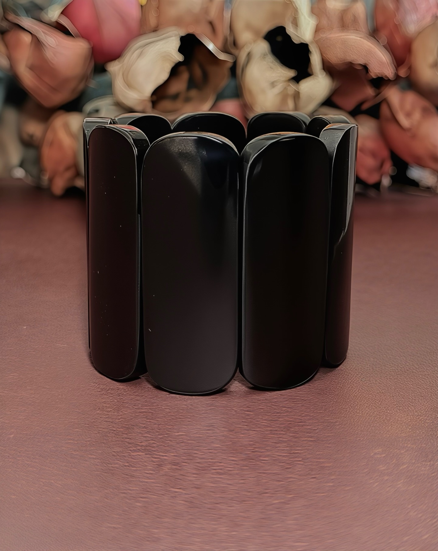 Presença marcante da nossa pulseira preta em osso bovino.
Feita com esse insumo que seria descartado e tingida naturalmente com o corante do carvão.
Moda sustentável, elegante e sofisticada.
Para garantir a sua, acesse a nossa loja virtual e aproveite o FRETE GRÁTIS para compra de quaisquer produtos pronta entrega.
Não esqueça de usar o cupom BEMVINDA10 para desfrutar de desconto na sua primeira compra.
#luxosustentavel
#elegancianatural
#biojoiasexclusivas