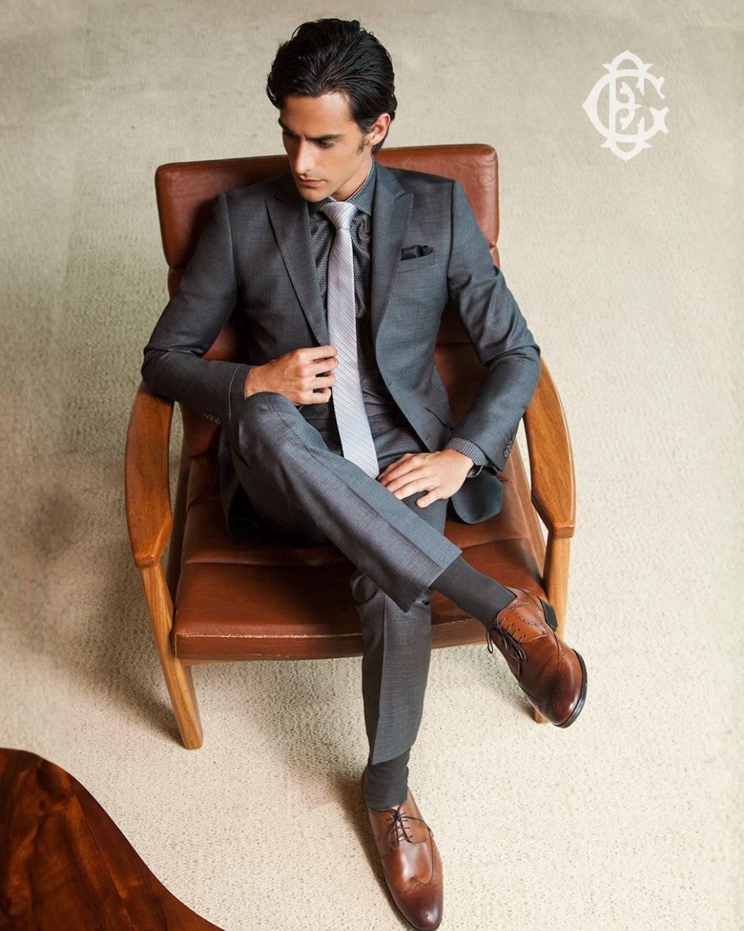 Um terno sob medida é constru