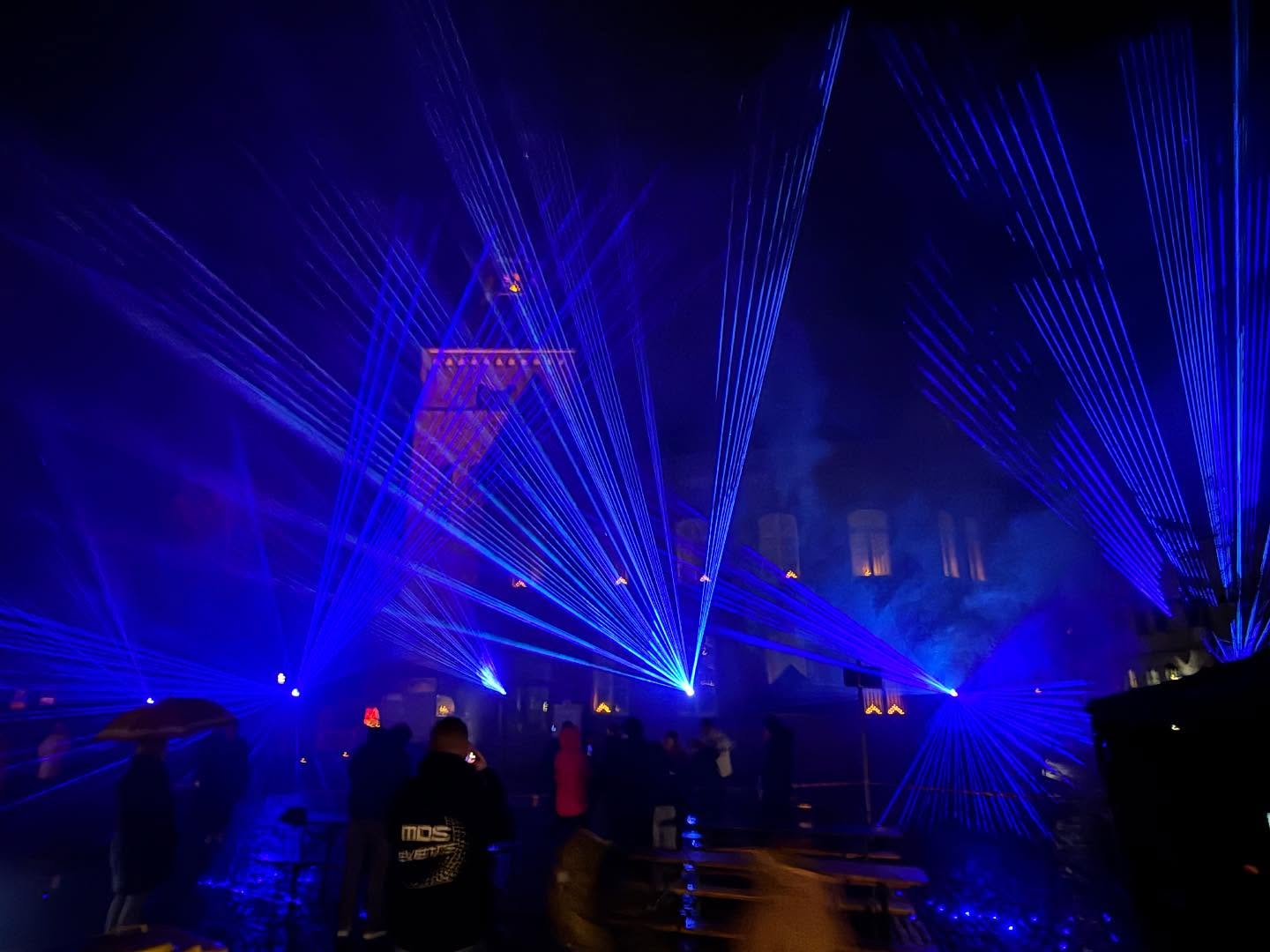 Heute den Abschluss auf dem Nikolausmarkt in Sternberg umgesetzt. #lasershow #laser #show #sternberg #mv