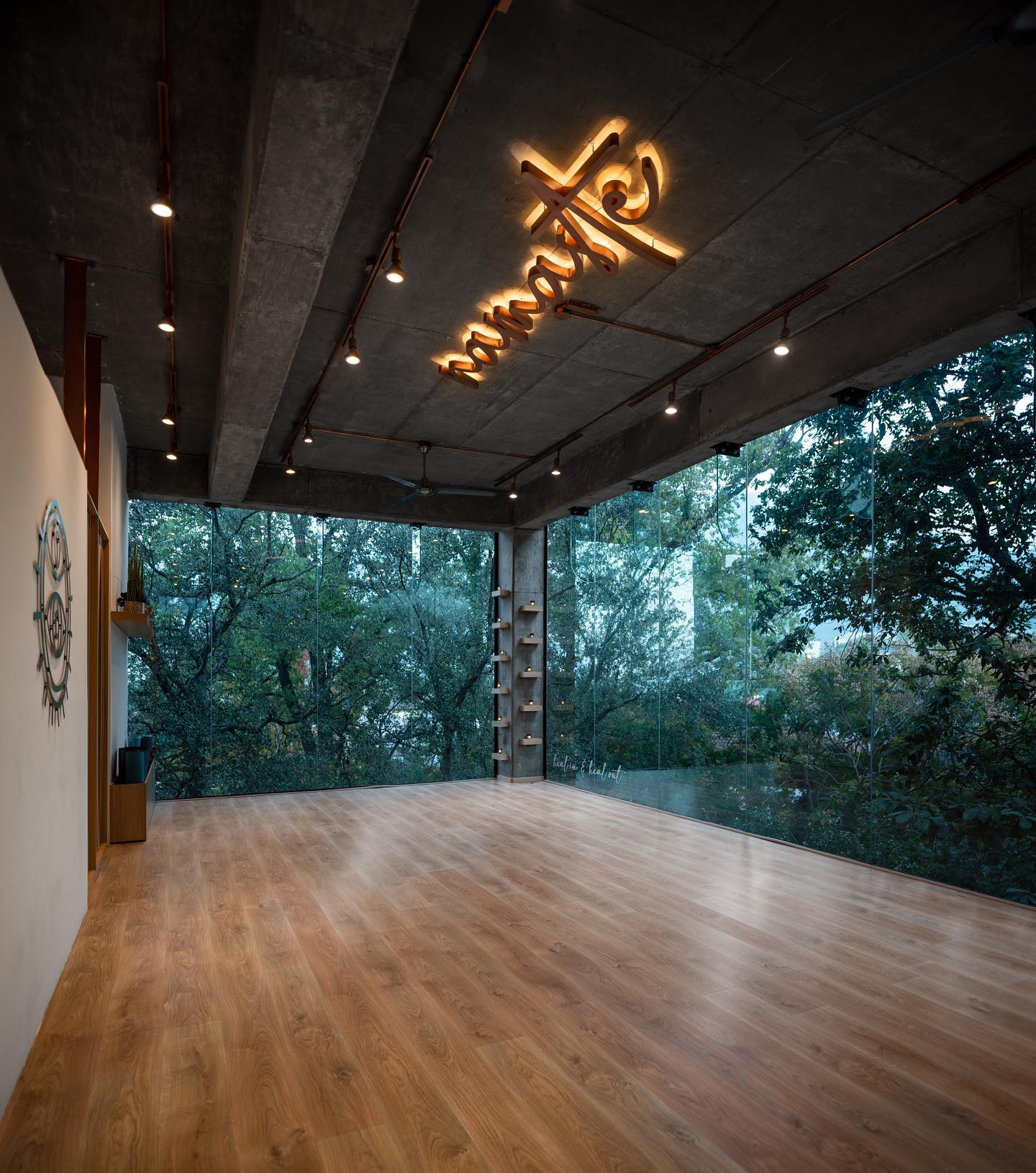 INSHALA • Yoga Studio
•
•
•
•
•
#interiordesign #retail #retaildesign #design #architecture #arquitectura #diseñodeinteriores #arquitecturamx #construccion #yoga #namaste #monterrey #mexico