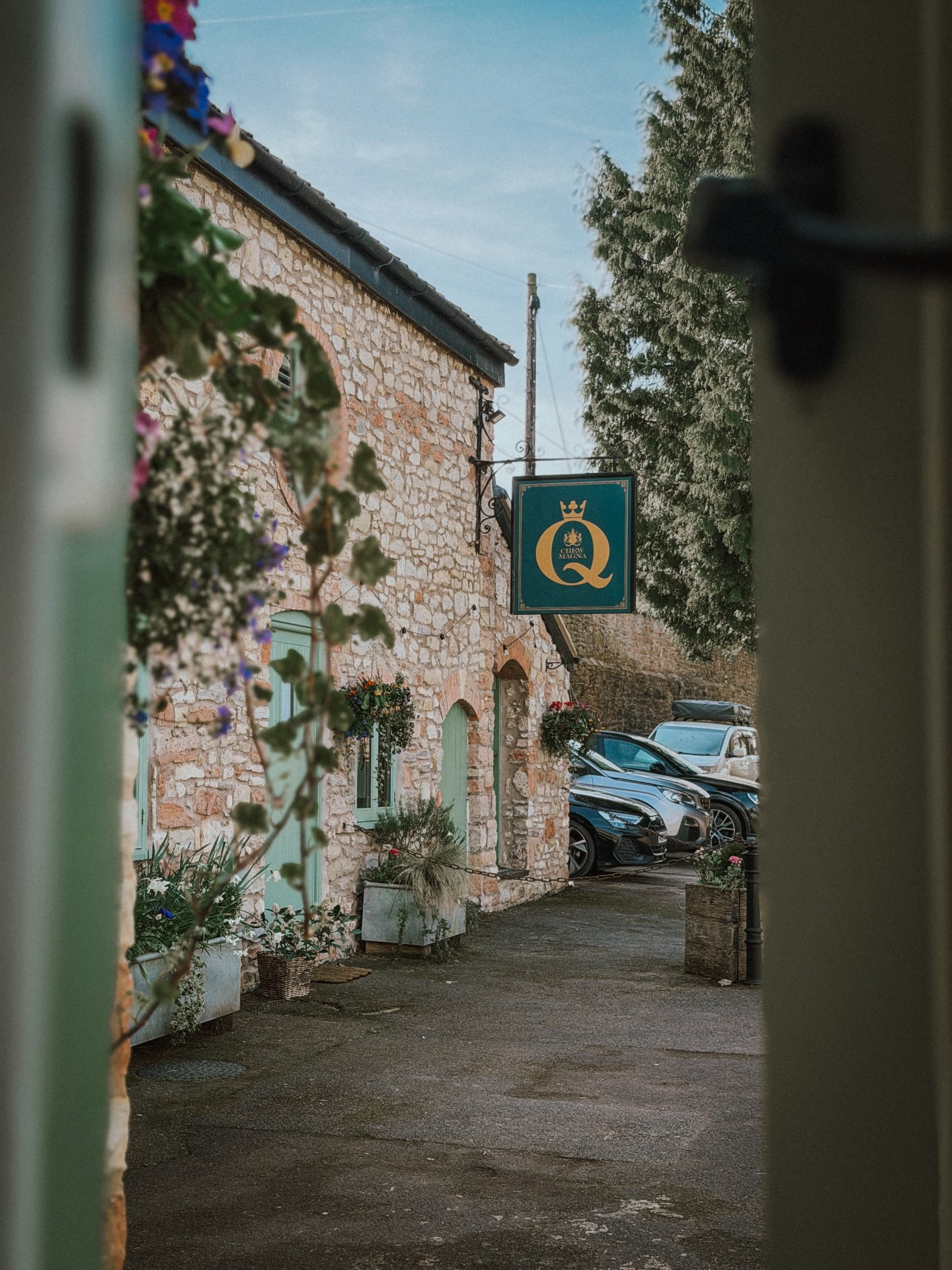 A quick heads up… Silver Street is closed from 7th April for 2 weeks, and the B3130 (top of Pensford Hill) for around 3 weeks. We are very much open as usual, and if you need a hand finding us, just get in touch. ✨