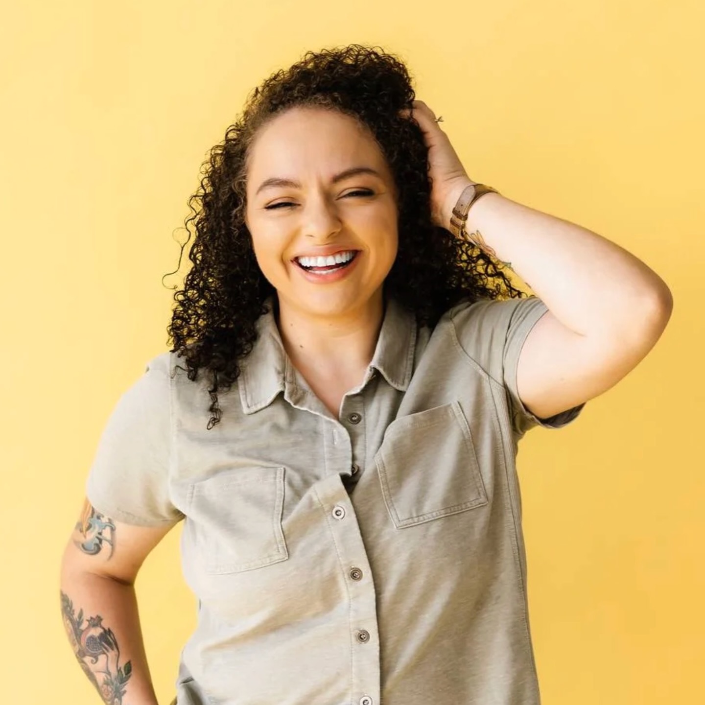 💛 Meet Mariah! 💛 Mariah Mochon is the face and heart behind Mental Health in a Box and The Moderne loft. She curates monthly self care boxes and weekly self care events at her beautiful venue in the Crossroads. Mariah is a ball of sunshine and an absolute force. I am so honored to share that we will be hosting monthly themed watercolor workshops together on first Wednesdays!
We are kicking things off with Wildflowers this Wednesday 6-8PM. My first workshop in KC proper and the largest venue I’ve had the privilege to teach in! We still have a few spots open, and I would absolutely love to fill this one up with your help ☺️🌸
We’ll paint spring florals, sip sangria, snack a little, and forget about everything else for a couple hours. This is a night for self-care, connection, and creativity 🌼✨
Grab a seat at sarahruthfrey.com/events
Hope to see you there! 💛
Sarah