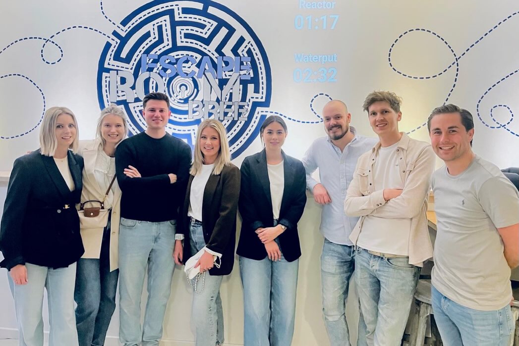 Durf jij het aan? 🔒⏳
Stap binnen, werk samen en probeer te ontsnappen voordat de tijd om is!
👉 Boeken via www.escaperoombree.be
#Escaperoom #Spanning #Uitje #Teamwork