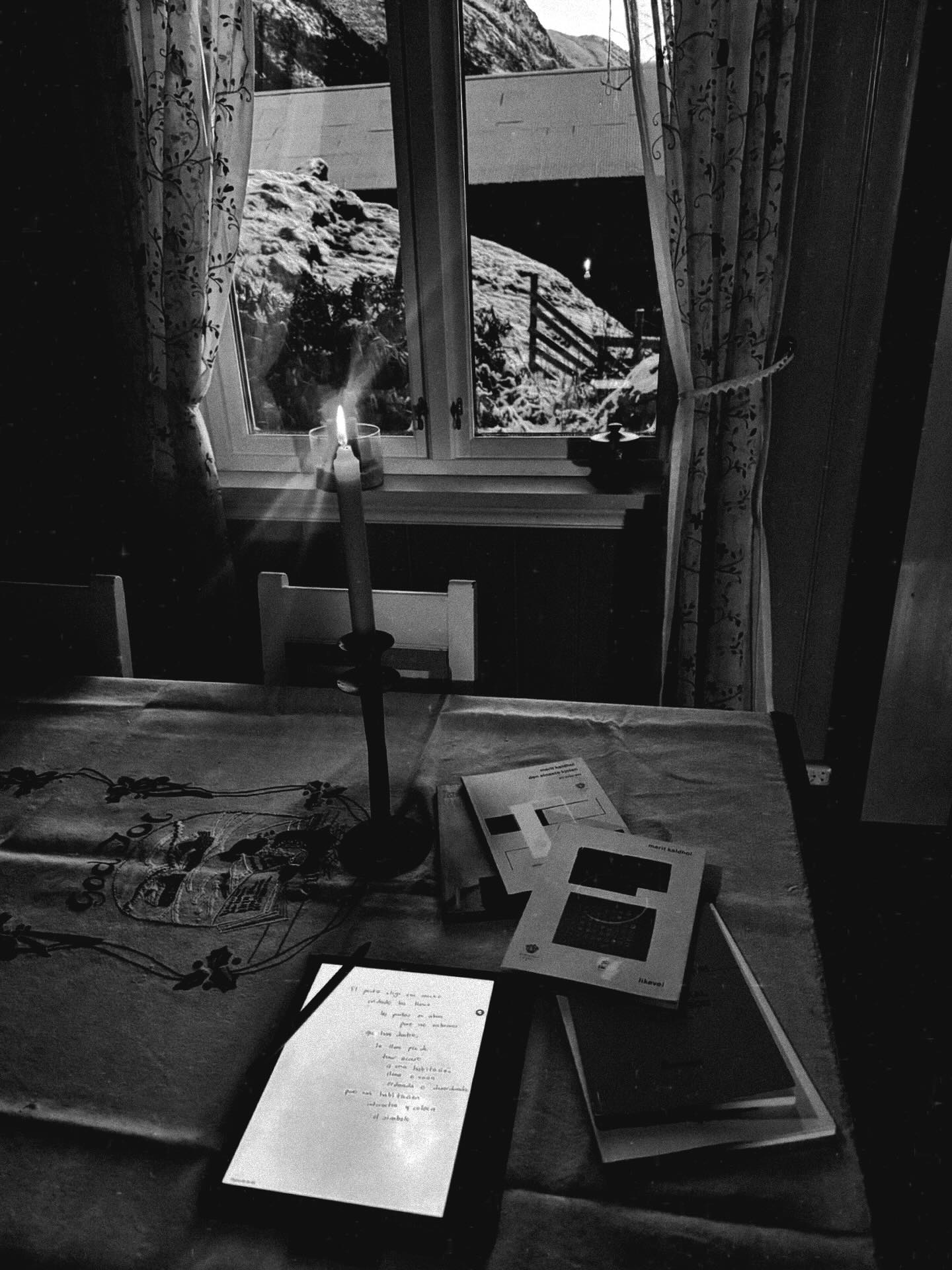 Escribir es una forma de acompañar la soledad.