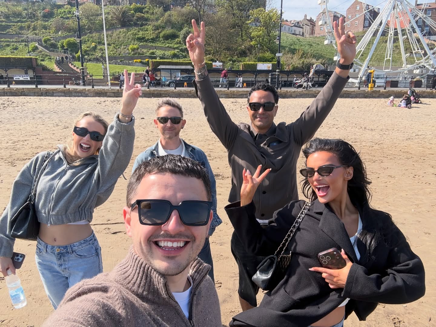 Team day out to Scarborough ๐๐
@glenjohnlewie
@marcuskadohair
@rubycoxhair
@bypaigelissia
@ben__merrick
#kadohair #scarborough #dayout #teamday