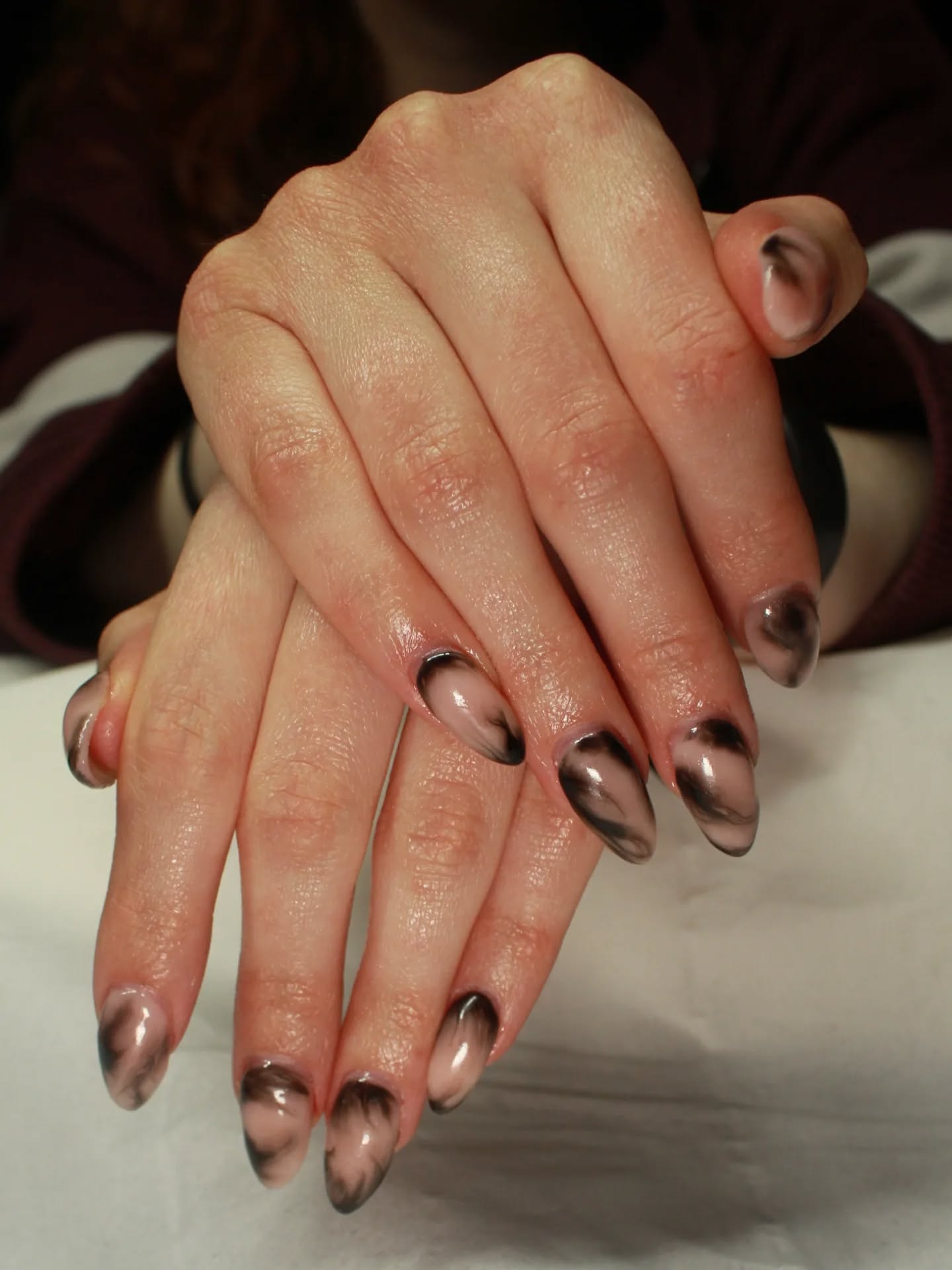 Strong, structured, and built to last ✨
Hard gel nails aren’t just about the look… they’re about durability, strength, and keeping your natural nails protected underneath 💅🏼 No lifting, no flaring, just a clean, seamless finish that grows out beautifully 🤍
If you want nails that hold their shape and still look effortlessly polished… this is your sign.
Book now via the link in our bio 📲
#hardgelnails #nailstrength #buildergel #structurednails #kintsugibeauty