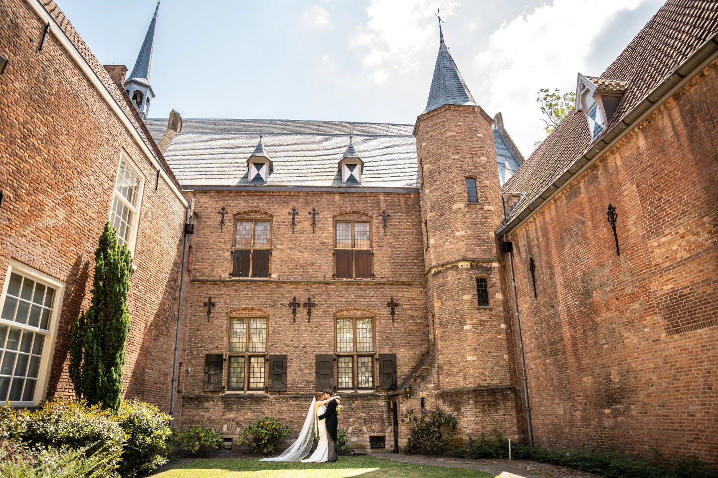 Zo'n mooi verstopt plekje in het centrum van Delft ππ
#trouwfotografie #trouwfotograaf #trouwfotos #trouwenindelft #bruiloftfotograaf #bruidsfotografie #bruiloft #bruidsfotografie