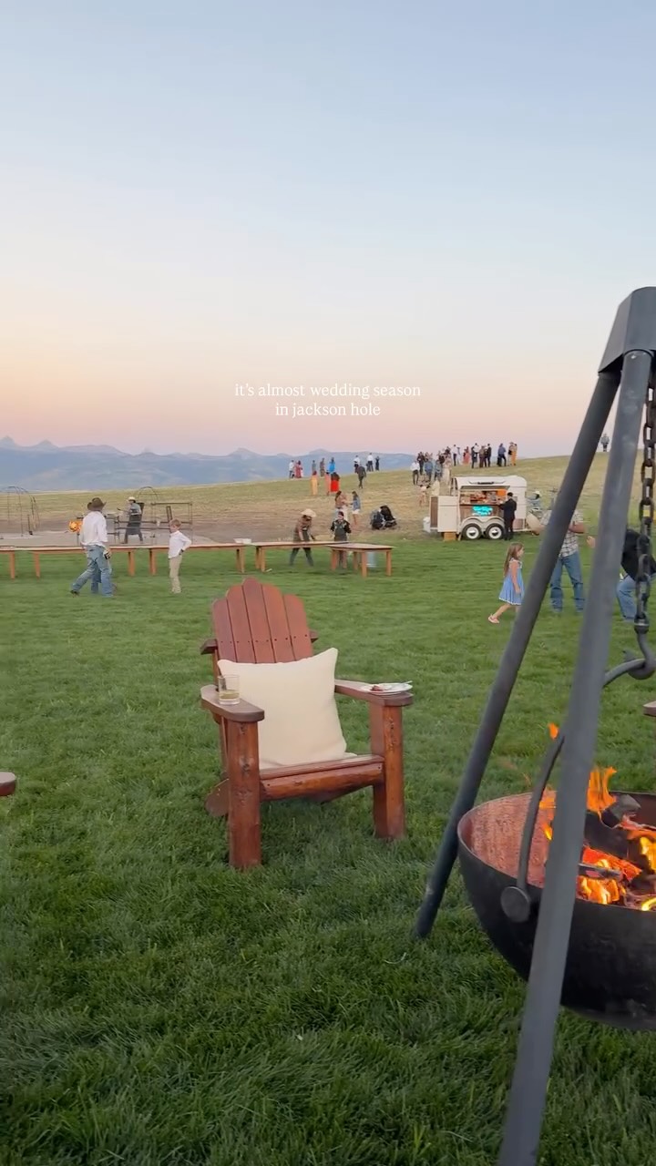 Something about a summer western wedding that just hits different….
Booking a content creator for your wedding in Jackson Hole ensures no moment is missed so you can relive your day for years to come 💍🩵
Event Planner: @thepennylayne
Photographer: @kinseyskyephotography
Content Creator: @onsitesocialsjh
Food: @thewildkitchenglobal
Tent: @montanaharvesttables
Cocktail Hour Music: @the_gabel_brothers
HMUA: @traceygarciamua
Band: @thetinyband
Drinks: @wild.wagon.saloon @happyhourbeerburros
Florals: @flowersfrommd
Charcuterie: @summit_charcuterie
Venue: @edelweissranch