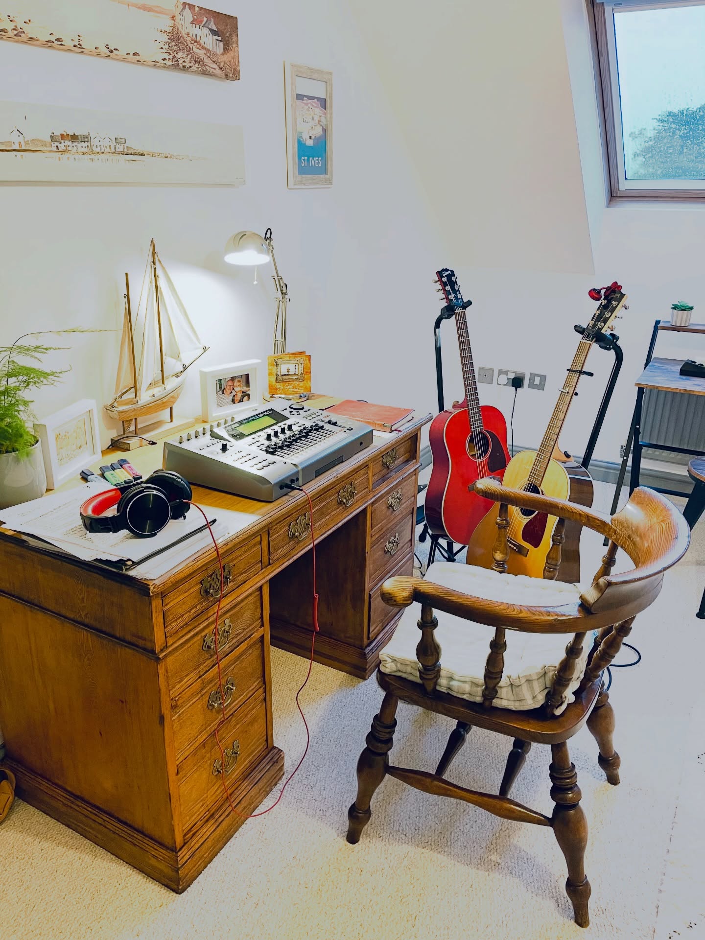 Enjoying visiting & rewriting some of my old songs & writing some new too. I’ll be loading one on fb later today.