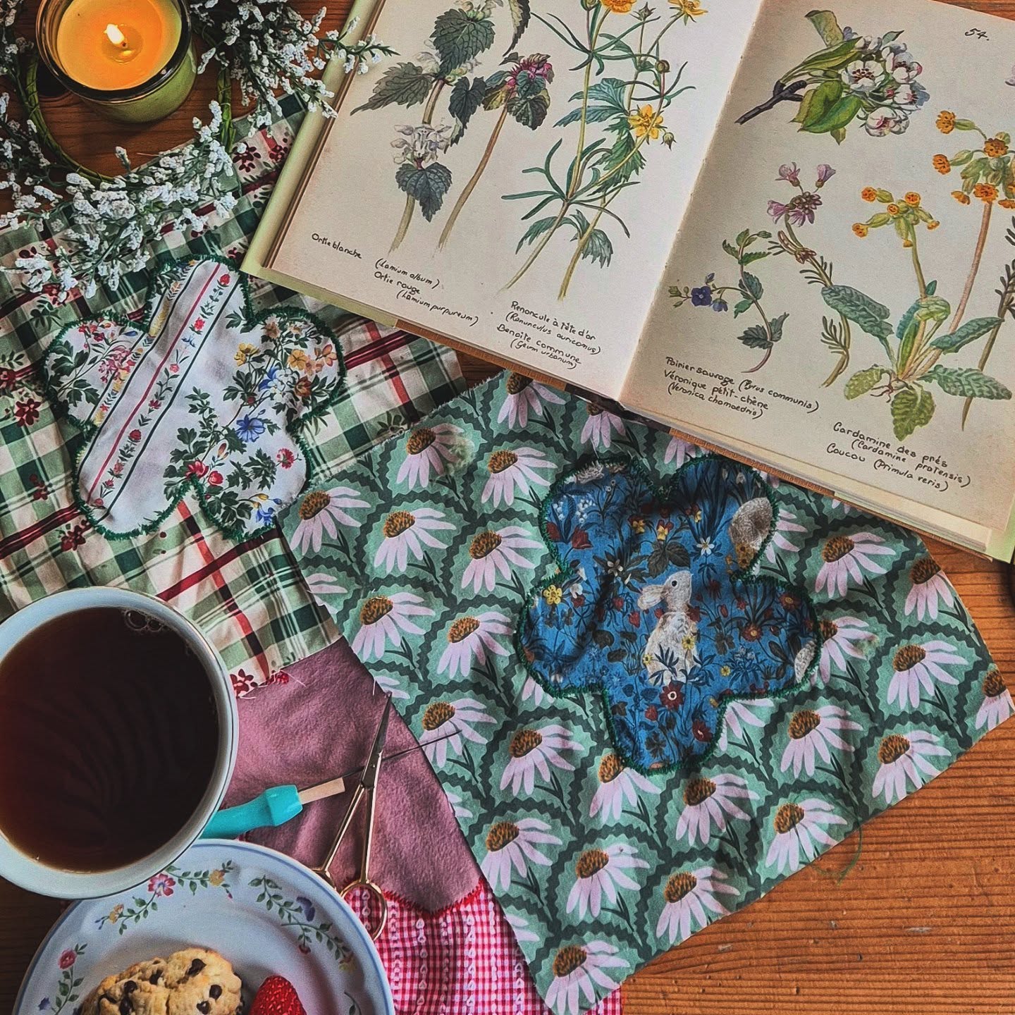 #happyvendredi 🫖 en ce moment je farfouille dans les chutes de tissu pour concocter quelques plaids pour la prochaine vente éphémère 🌸 comme une envie de me faire plaisir pour les derniers plaids conçu de L'Atelier avec des patchwork différents qui prennent leur temps 🧵
Mais soyons honnête, malgré 8 ans de loyaux service, la confiance et la légitimité ont déjà prit le large 🫡 espérons qu'elles reviendront un jour ❤️🩹
Doux week-end 🫖🧵🌱
#creationtextile #artisanat #patchwork #springdecoration