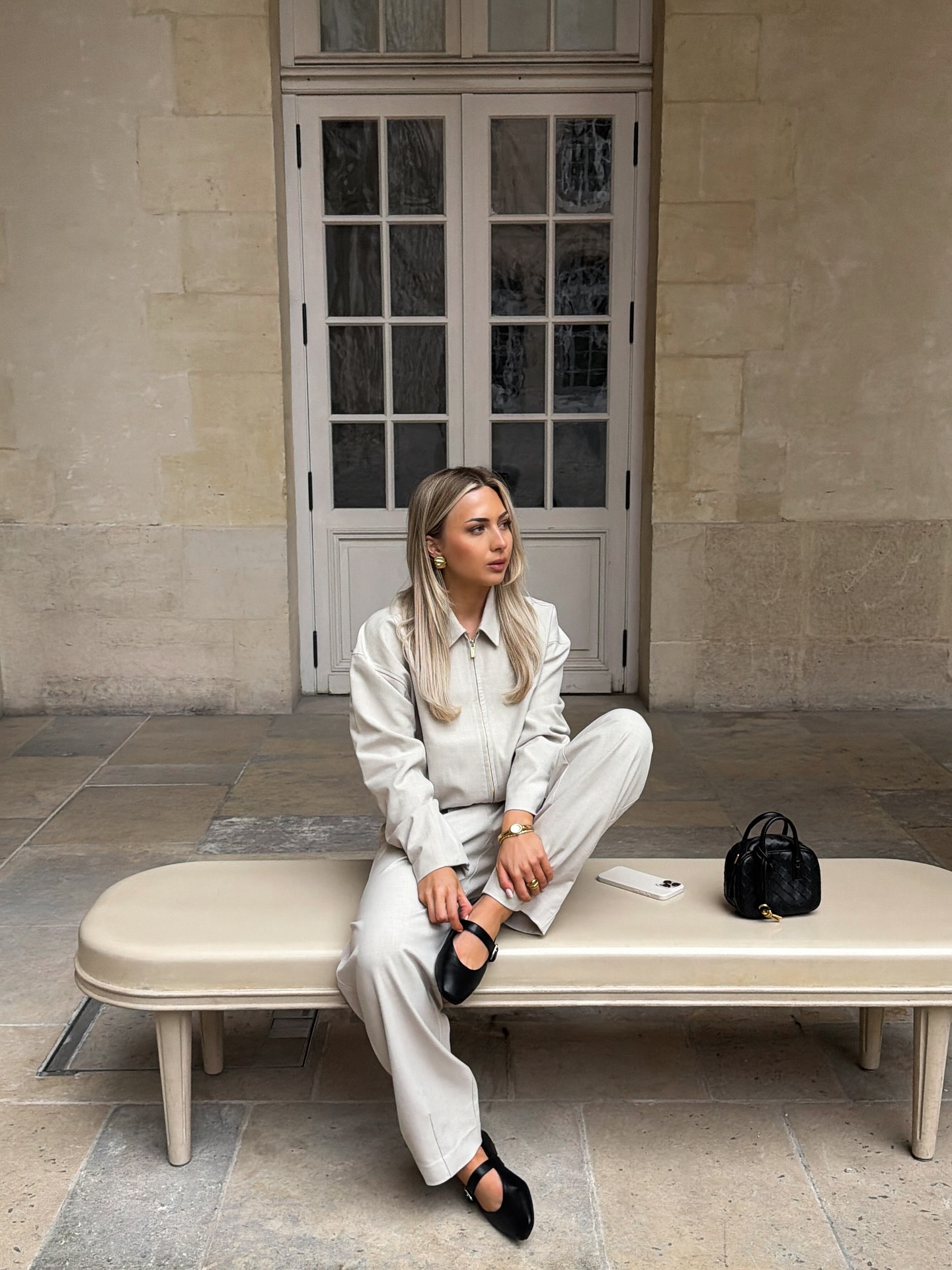 In Paris with @fleurnijkamp for @costesfashion 🤍
#storiesandstudios #talentmanagement #management #socialmediamanagement #contentcreation