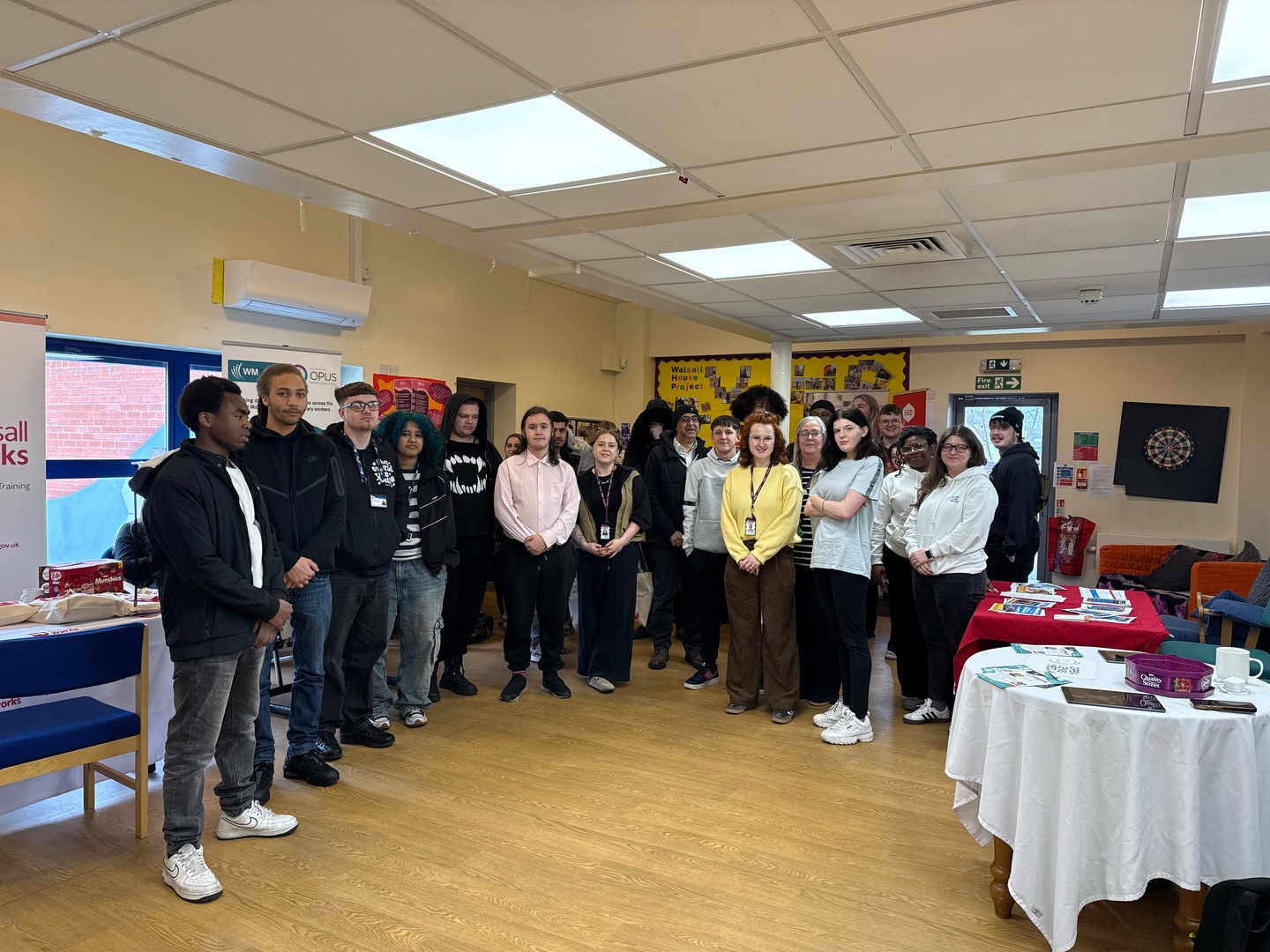 We hope everyone had an amazing long weekend this Easter! 🐣✨ A lovely throwback to TLC’s Easter EET event last Wednesday 💛
#openlensmedia #team #easter #youth #events