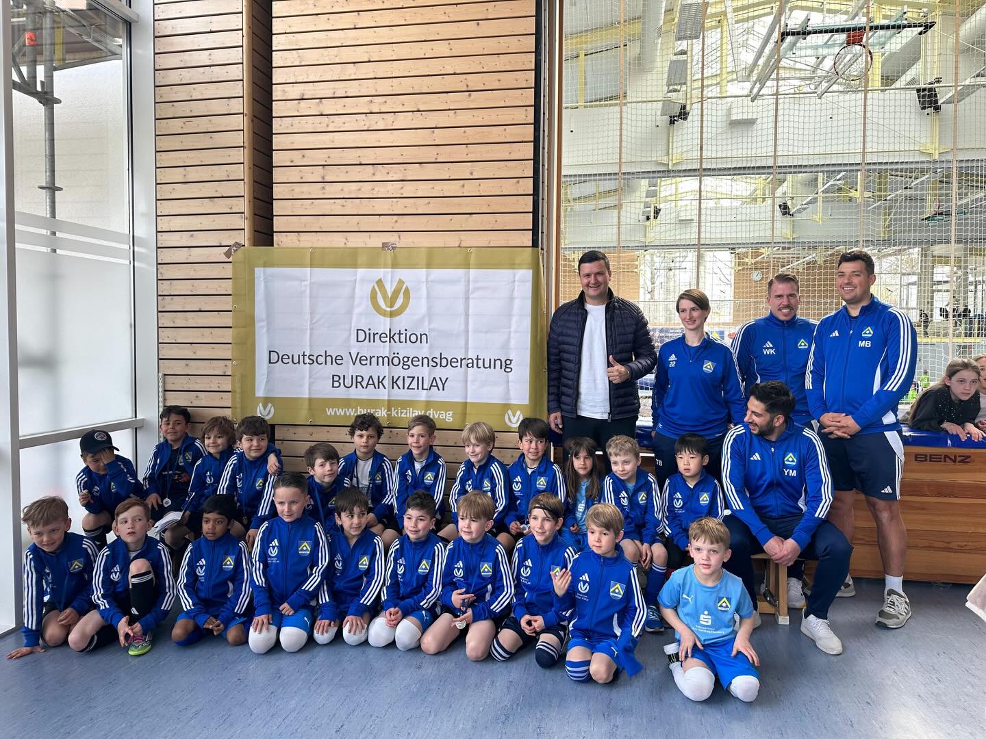Vielen Dank an Burak Kizilay und die @dvag.de für das Sponsoring des 2019er Jahrgangs! 🔥🔵🟡