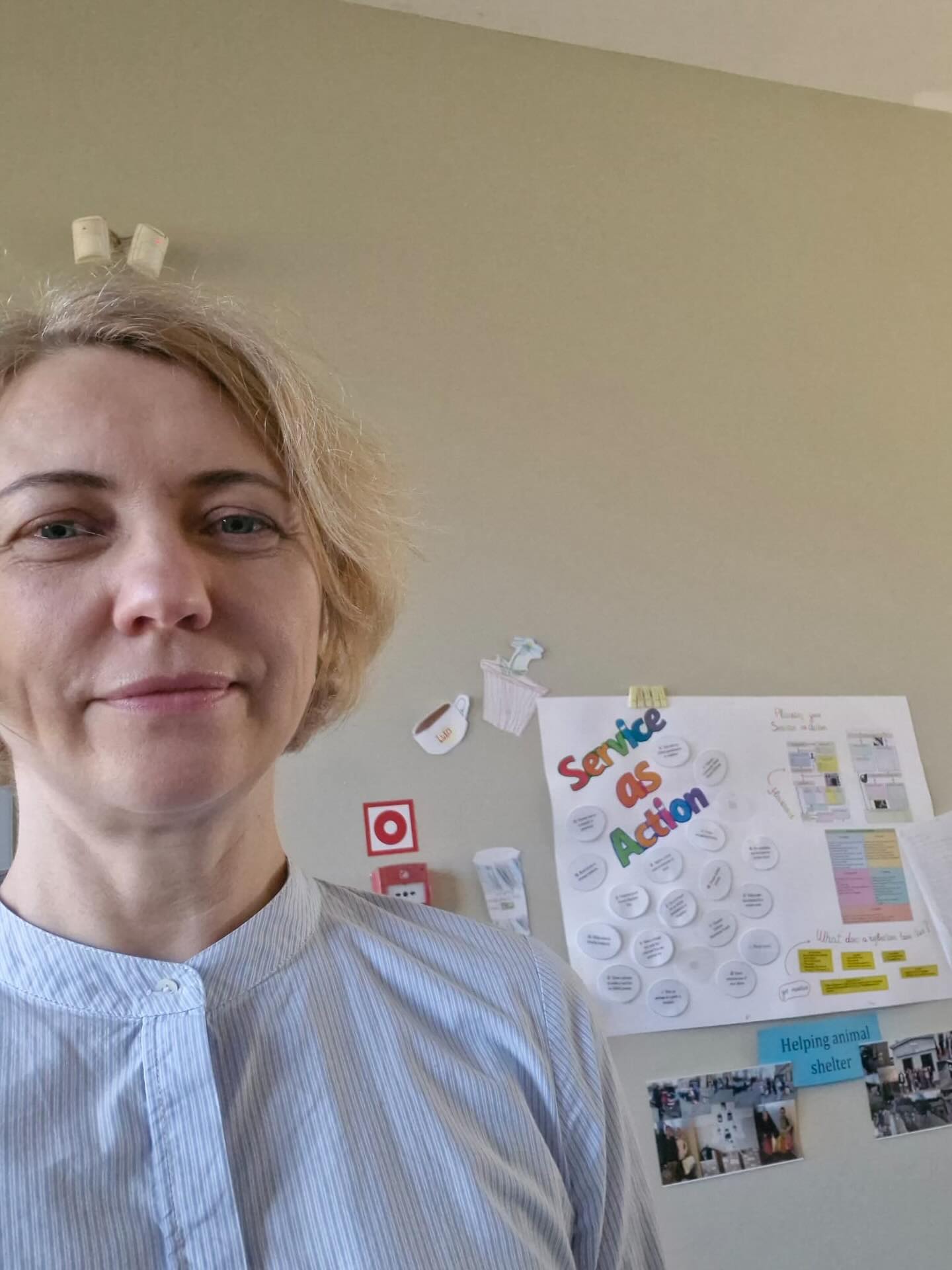 No words. Just trust. 🌊🤝
This simple activity, brought from the “NO BURN OUT LAB”training in Madeira, became a real challenge for students from the International School Premjers, Riga 🇱🇻
The task: cross the “river” together.
The rule: no talking. If one falls — everyone starts again.
At first — confusion.
Then — focus.
And slowly, something shifted ✨
They began to listen without words, move together, support each other, stay calm.
A quiet exercise — but a strong one 💛
About trust, responsibility, and learning to be a team.
The activity in Riga is part or our training implemented within accreditation funded by the Erasmus + 🇪🇺 through Portuguese National Agency @erasmusmaisja
No.: 2025-1-PT02-KA151-YOU-000296954
#noburnoutlab #ErasmusPlus #artemassociation #erasmusmadeira #erasmusmais