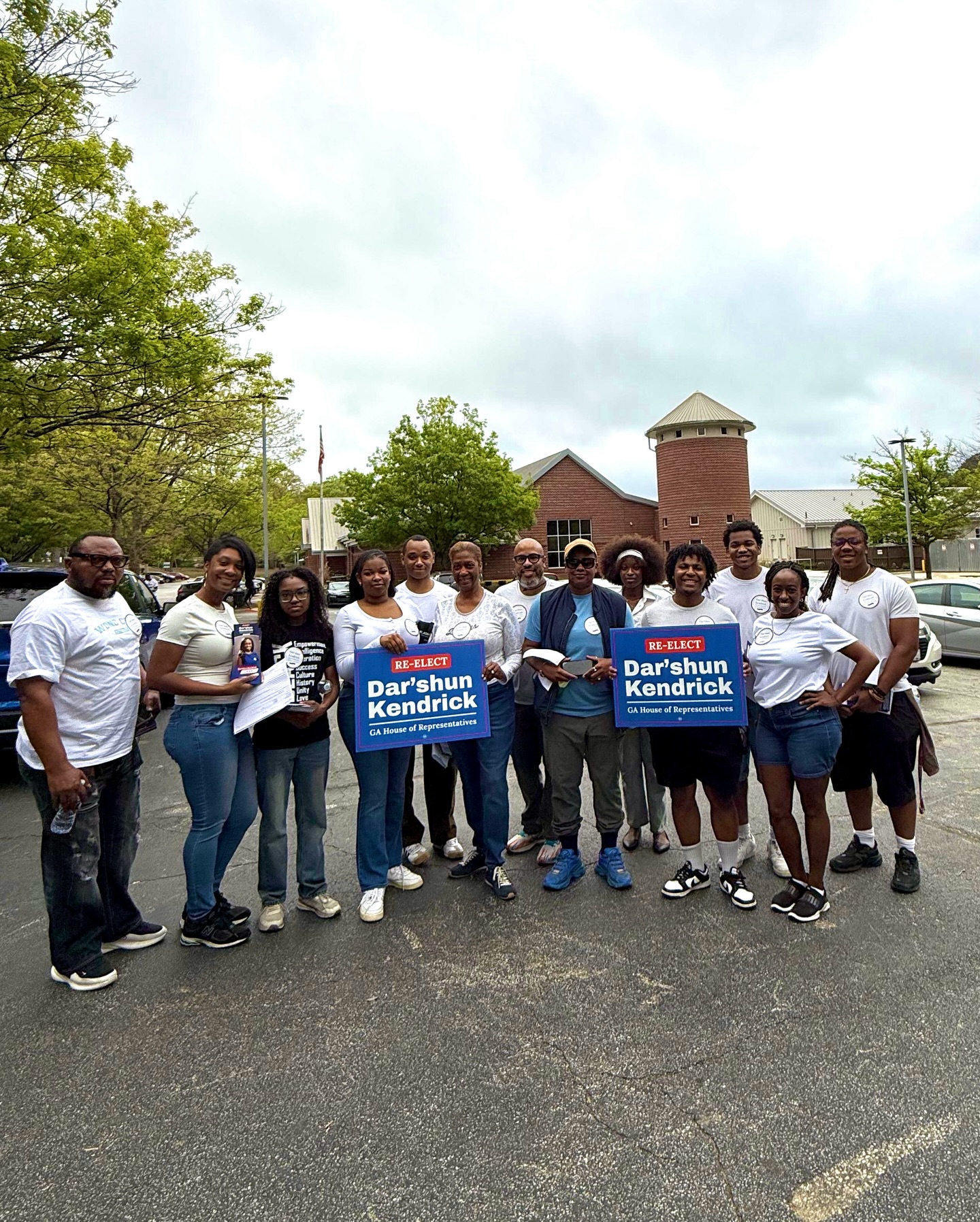 We kicked off Day 1 of canvassing this past weekend with an amazing crowd! Thank you to everyone who came out and showed their support!
Remember early voting starts April 27th!
Want to help out my campaign? Visit kendrickforgeorgia.com to help get involved 🔗💙