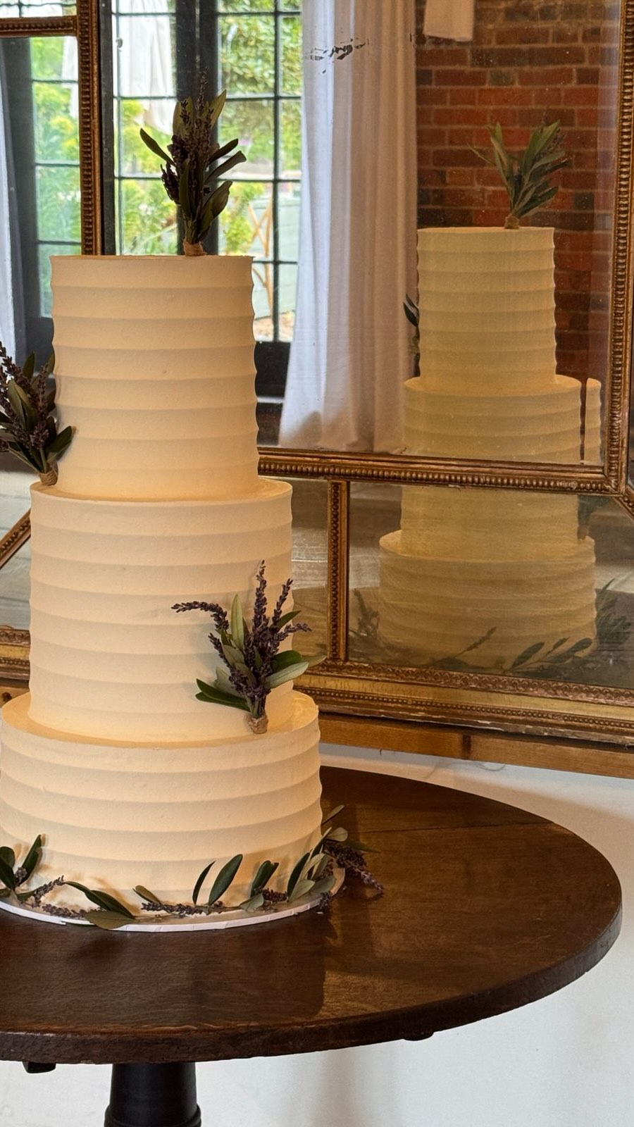 Your wedding day is for celebrating, not for coordinating🥂
When you see a finished cake, you’re seeing hours of precision and a very careful delivery process. I handle the heavy lifting (literally), the floral styling, and the structural checks so that when you walk into your reception, all you have to do is admire it.
No stress, no “cake-related” phone calls, just your wedding cake waiting for its big moment.
Found this helpful? 📌 Save this post for your wedding planning checklist and share it with a bride-to-be who needs one less thing to worry about!
