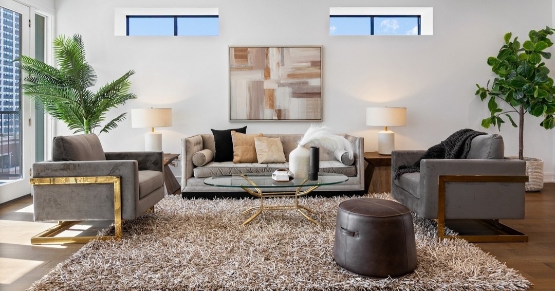 We'll say it again — a classic example of elevated neutrals to show-off a beautiful home! #chicago #chicagorealestate #havenhomestager #chicagohomestaging #stagingworks #stagingsells #staging #homestaging