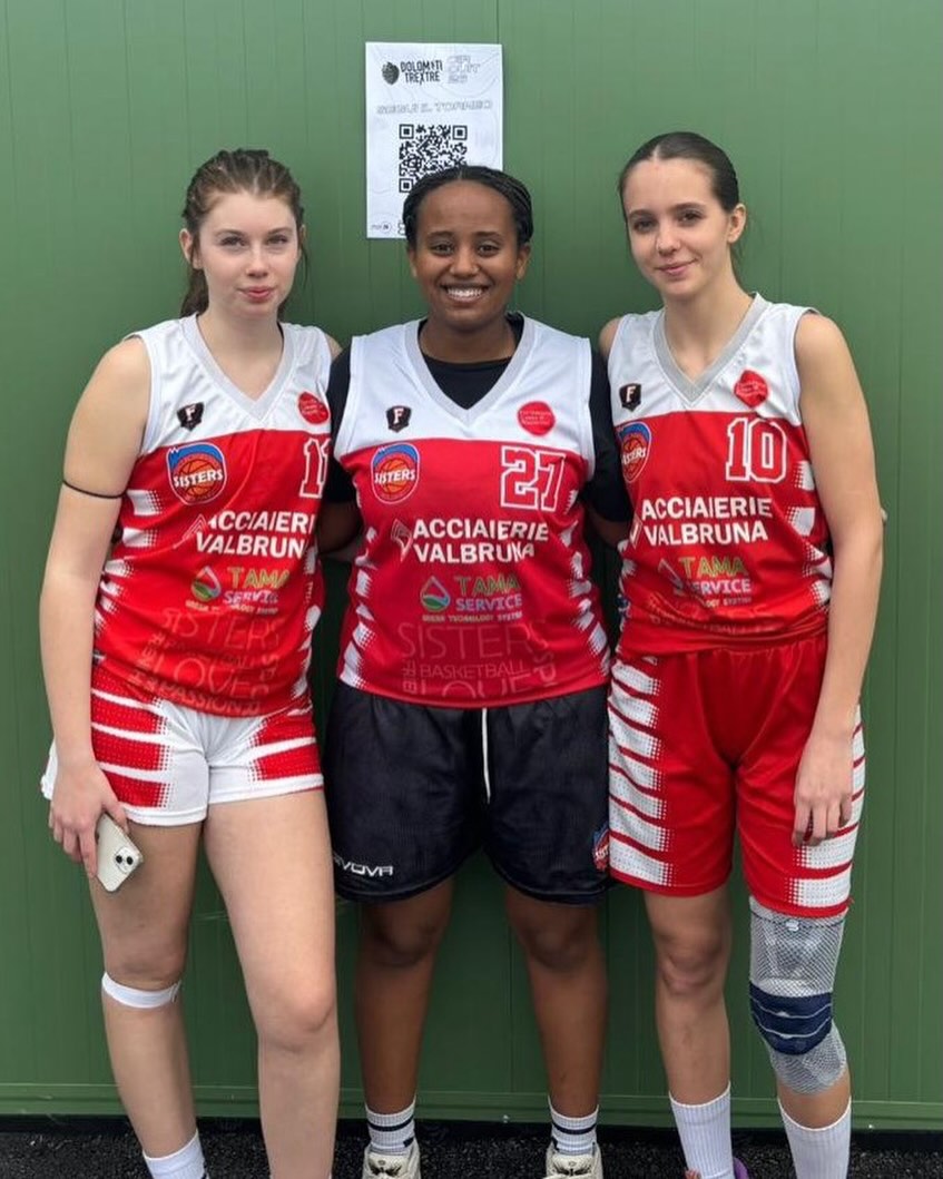 Brillante ⭐️ organizzazione del Torneo di Pasqua 🐣 di Cavedine. Presente il terzetto Karolina Sekula - Taitu Marchetti - Viola Fabbian di Acciaierie Valbruna nella categoria U 15. Tanto divertimento e sano@agonismo nella@splendida cornice della valle dei laghi. Auguri di Buona Pasqua.🐣