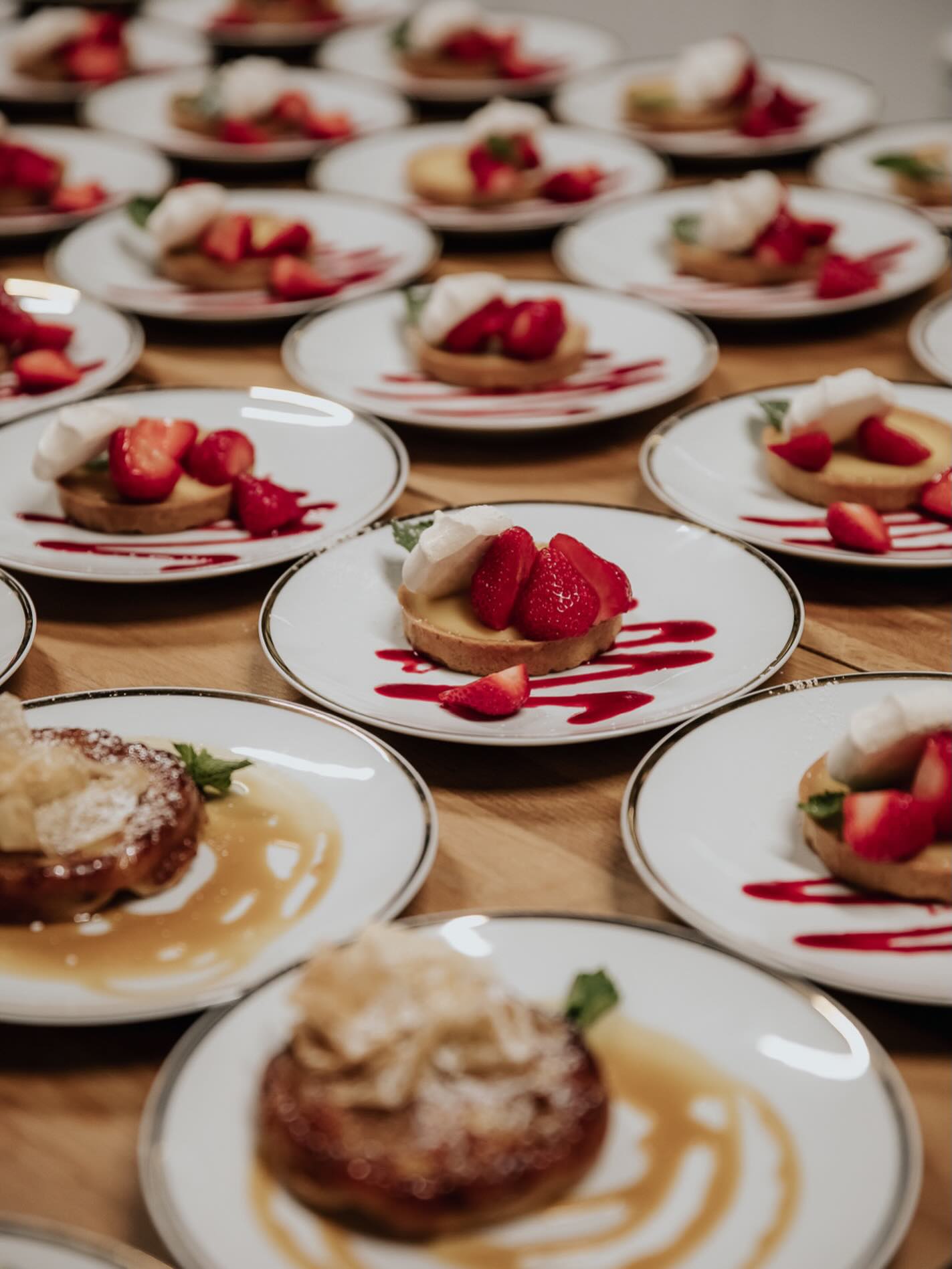 Today is Easter Monday, which feels like a good enough reason to start the day with something sweet.
@chezamiscatering_dordogne