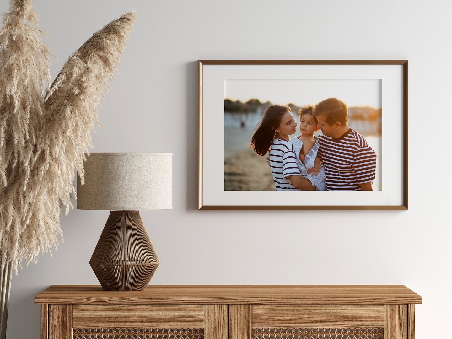 š¤Archival Quality Photo Printingš¤
I don't know about you, but I have about 60,000 photos on my phone... It's safe to say I love taking photos with my phone š I enjoy capturing everyday moments as much as the next person and however much the photography world seems to protest against phone cameras, I think they're brilliant. You most definitely can't hire a photographer to chase you around and take photos of your kids daily so I don't see why some photographers get personally offended when discussing phone pictures.
With that said, while I enjoy scrolling on my phone and reminiscing about past moments, the photos that are hanging in our living room gallery wall are all from professional family photoshoots that we've had. Why? Because I love the idea that through handing up professional photographs of our family, we become the art āØ
This is why if you chose "The Staple" or "The Lux" package, as part of it you will receive archival quality prints of your favourite photographs from our session. So that you can become your art. š¼ļø