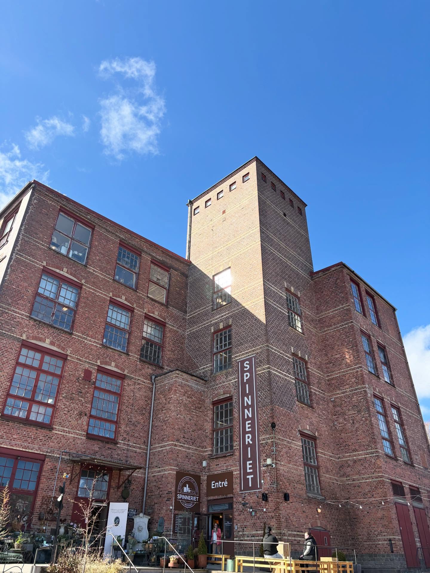 Idag (6/4) har vi extraöppet här på spinneriet!
Välkomna hit i solskenet☀️