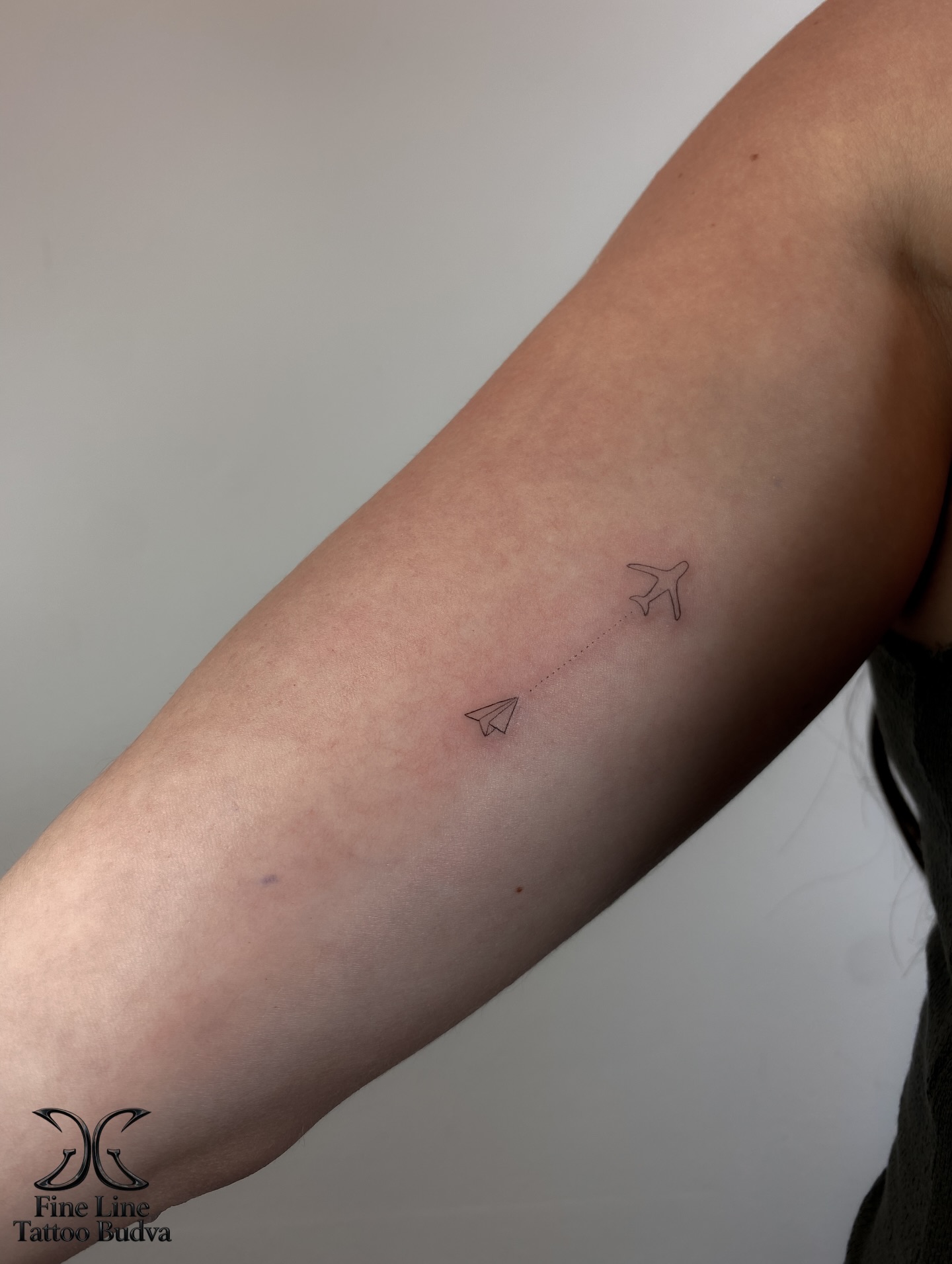 Fine Line Tattoo Budva - GG Tattoo
📞 +382 67 866 480
Professional tattoo artist in Budva, Montenegro.
Specializing in fine line and minimal tattoo designs.
📍 Budva Old Town
#finelinetattoobudva #finelinebudvatattoo #budvatattoo #tattoobudva #fineline