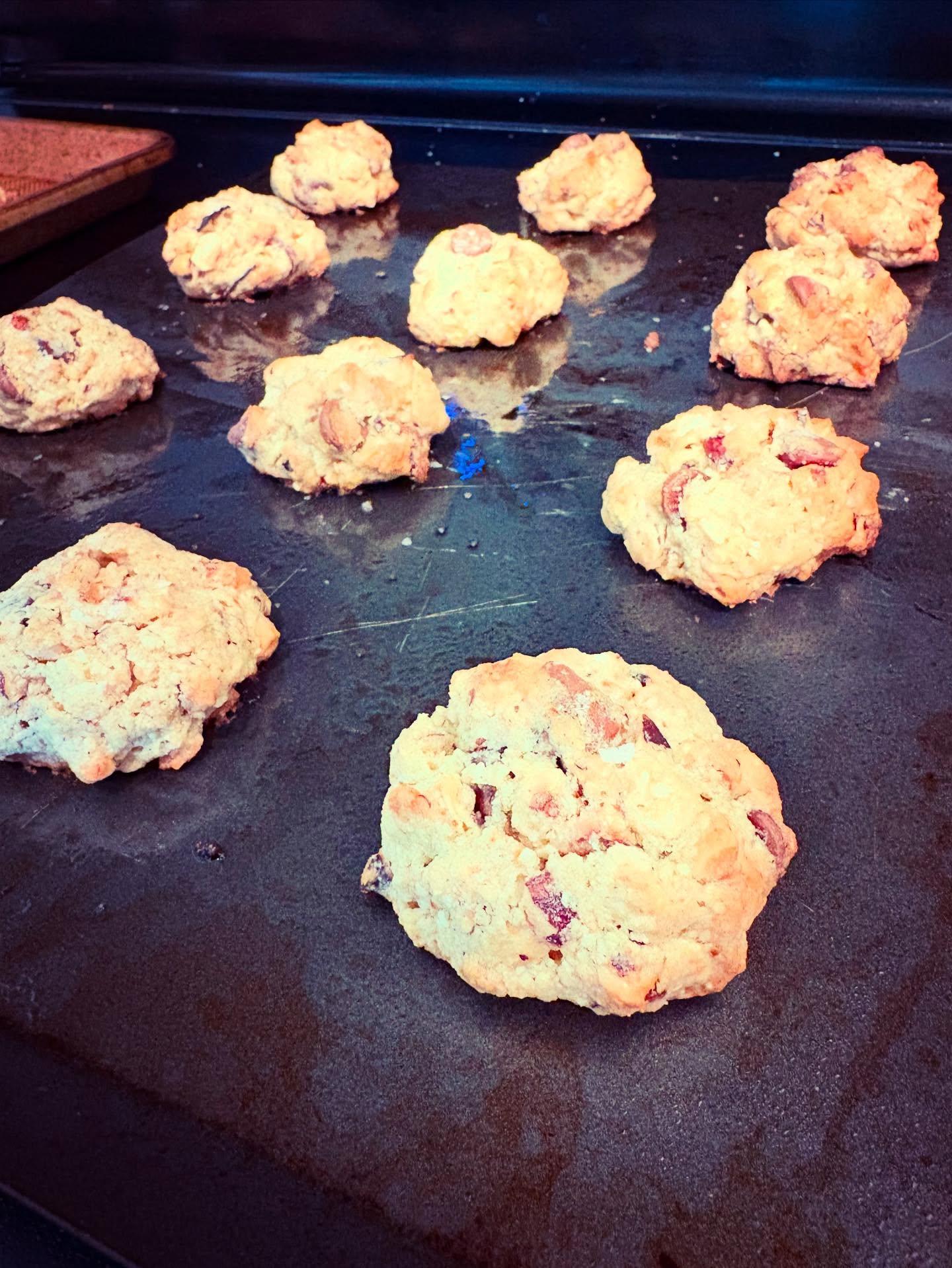 Grandma’s Passover cookies! Chocolate chip hazelnut edition.
#Baking #Passover #ChagSameach