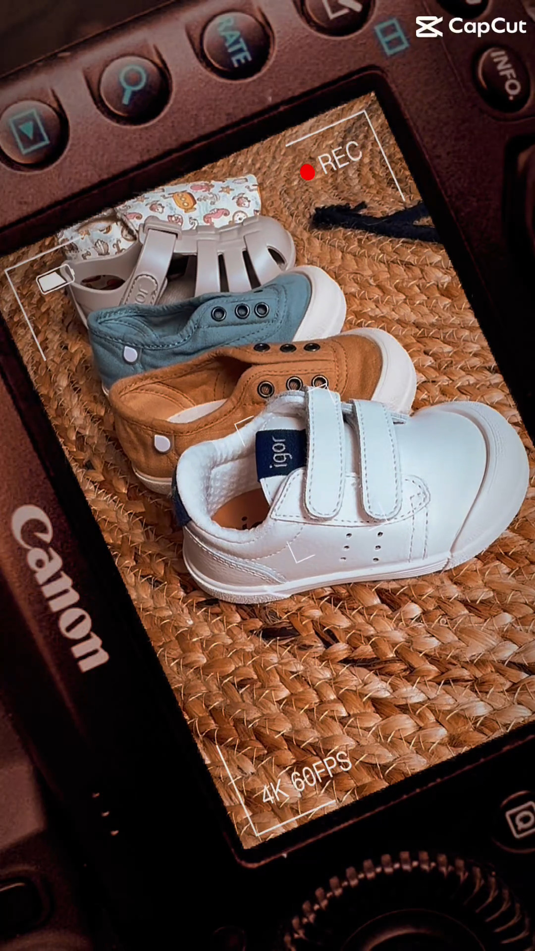 Ces beautés en taille 20 👣💛✨
pour les premiers pas et les grandes découvertes 🌿👶
Cette mignonnerie… 🥹💫
on fond complètement 😍💛
Comment résister ?! 🔥**