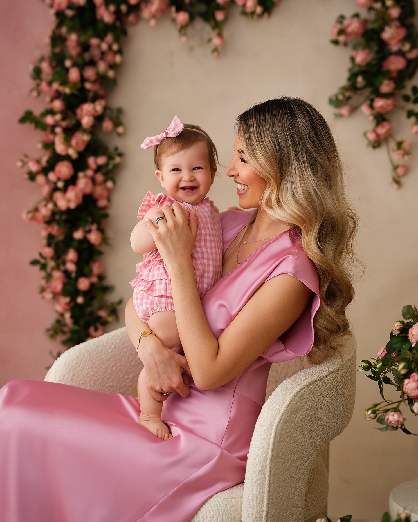 Time flies… and these little moments become memories before we even realize it.
This is your chance to pause time—just for a little while—and hold onto it forever.
I’m offering exclusive Mother’s Day Mini Sessions next Sunday (12th April), with only a few appointments left.
The session itself is complimentary, and you’ll only choose what you truly love—after seeing your images.
No stress. No pressure. Just beautiful memories.
Booking link in bio.
Backdrop: @zoombackdrops
Studio: @studio_six_zurich
Flowers: @enczaphotoprops
#zurichphotographer #swissmum #swissmom #familienfotografie #familienfotografin