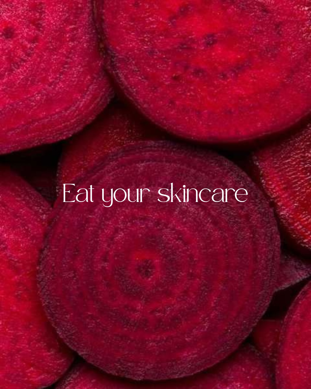 Et si une peau en santé commençait… dans ton assiette ?
On parle souvent de soins, de routines, de produits…
Mais la vraie base, celle qui change tout en profondeur, c’est ce que tu apportes à ton corps chaque jour.
- Des bons gras pour nourrir et protéger
- Du magnésium pour apaiser le système nerveux (et les inflammations)
- Du sélénium pour soutenir l’éclat et lutter contre le stress oxydatif
- Des légumes crus pour faire le plein de vitamines vivantes et soutenir ta digestion
Et d’autres conseils dans une partie 2 !
Ce n’est pas une question de perfection.
C’est une question d’équilibre et de régularité.
Ta peau est le reflet de ton intérieur.
Alors avant de chercher à corriger à l’extérieur… commence par nourrir de l’intérieur 🤍
Prendre soin de soi, c’est aussi ralentir, choisir, écouter.
Bienvenue dans une beauté plus consciente.
#eatyskincare #beautéholistique #peausaine #bienetreaunaturel #slowbeauty