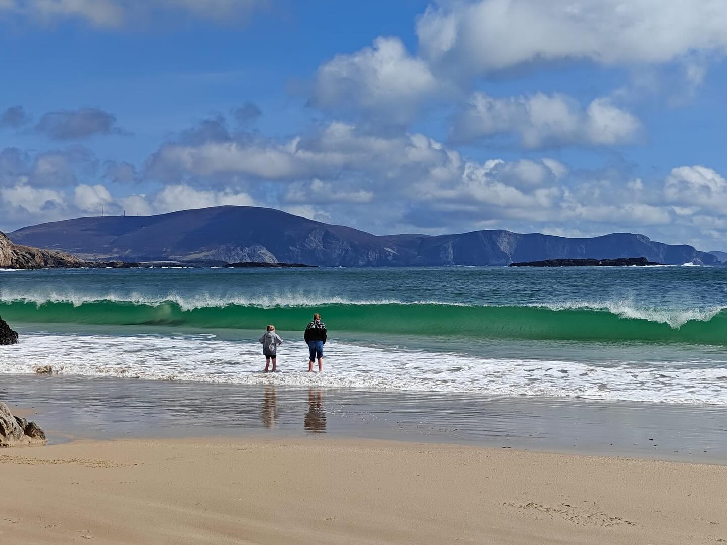 A gorgeous pic sent into us from Mayo during the week. Ireland in all her glory ☘️