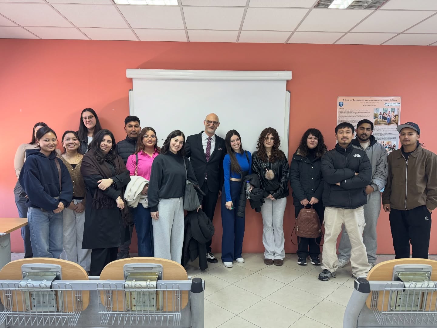 Σήμερα είχαμε την ευκαιρία να παρακολουθήσουμε ένα ιδιαίτερα ενδιαφέρον Guest Lecture από το Δημήτρη Περράκη @d.perrakis General Manager του @ella_helea, με θέμα: «The Hotel Manager in the 21st Century: A New Role”.
Η παρουσίαση ανέδειξε πόσο σημαντική είναι στη σύγχρονη φιλοξενία η προσαρμοστικότητα, ο ανθρωποκεντρικός τρόπος σκέψης, αλλά και η ουσιαστική κατανόηση των αναγκών του επισκέπτη.
#ISTCollege #GuestLecture #ELLAResorts #Hospitality