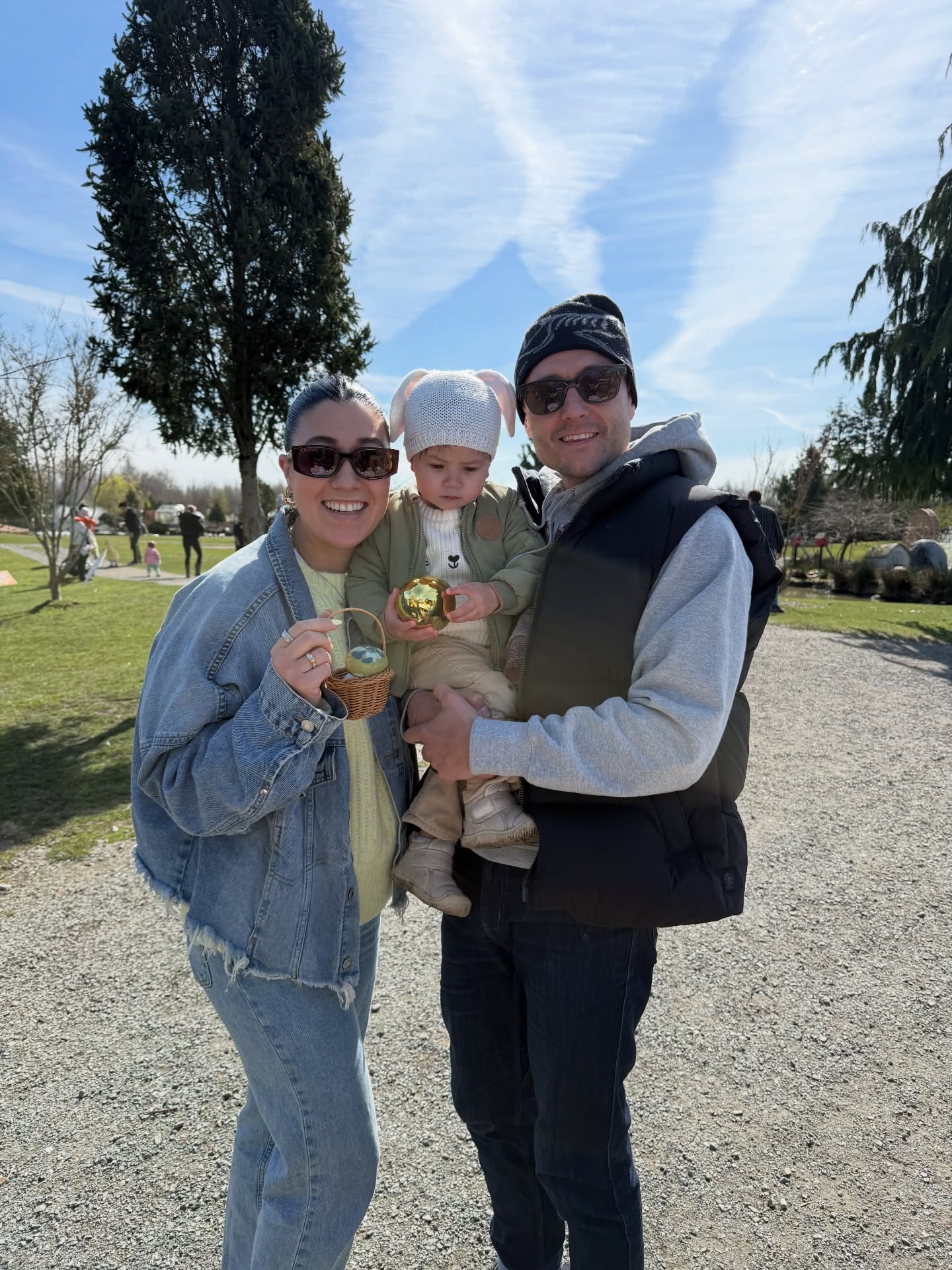 POV: You came for animals…
but left with a GOLDEN EGG 🥚😳
We hid them.
They found them.
We’re still not over it.
Should we hide more tomorrow? 👀
👉 Comment “🥚” if you’re coming to hunt tomorrow
👉 Tag someone who would 100% fight you for a golden egg
#GoldenEggWinner #EasterAtTheFarm #UUFamilyFarm #VancouverThingsToDo #FarmFun LuckyFind