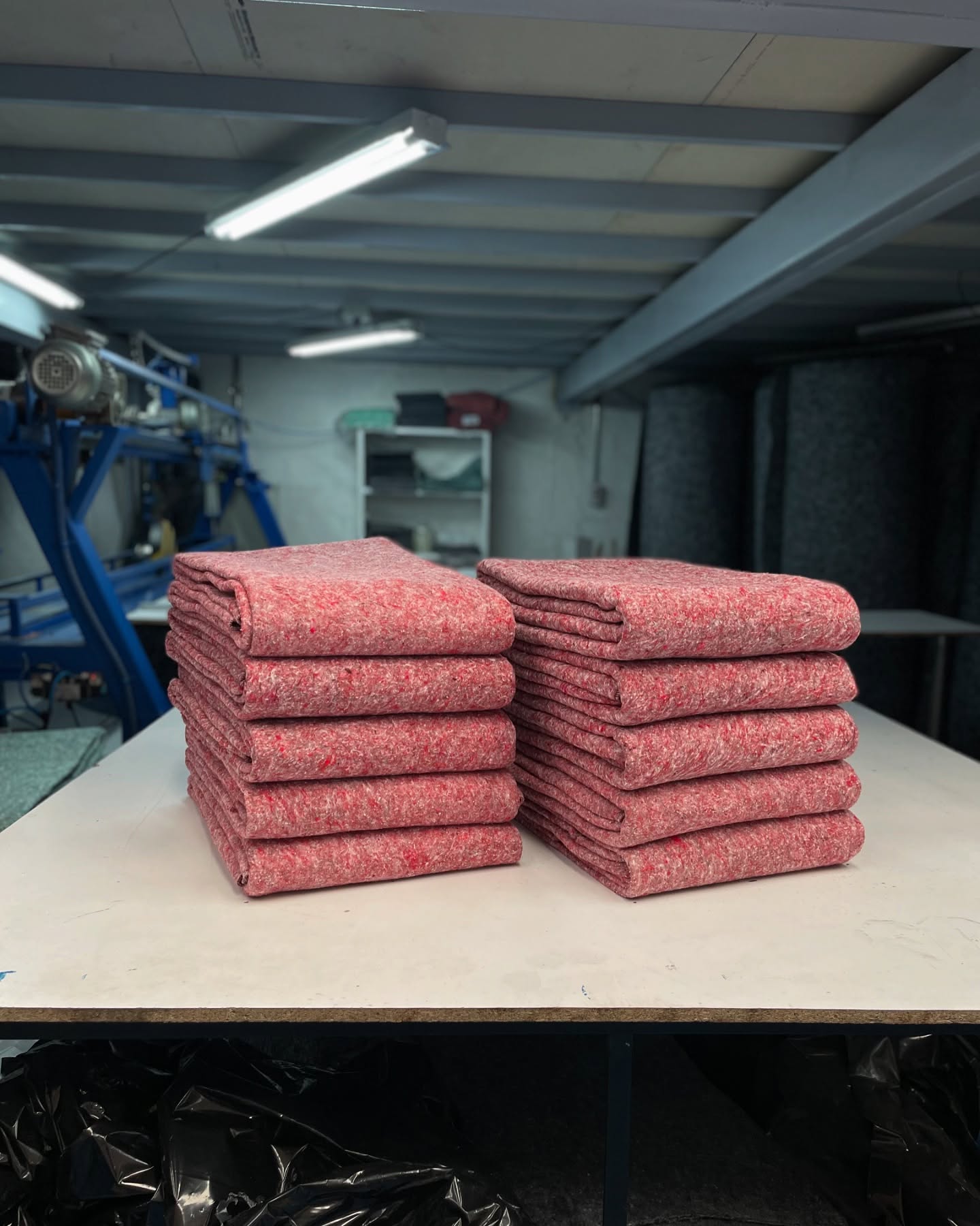 Es tan suavecita que hasta te puedes acobijar con ella🥰 Comprala en paquete de 10 en Mercado Libre 🤝
#cobijamultiuso #cobijasmedellin #cobija #cobijademudanza #cobijadetransporte #cobijatransporte #cobijamudanza #textilescolombia