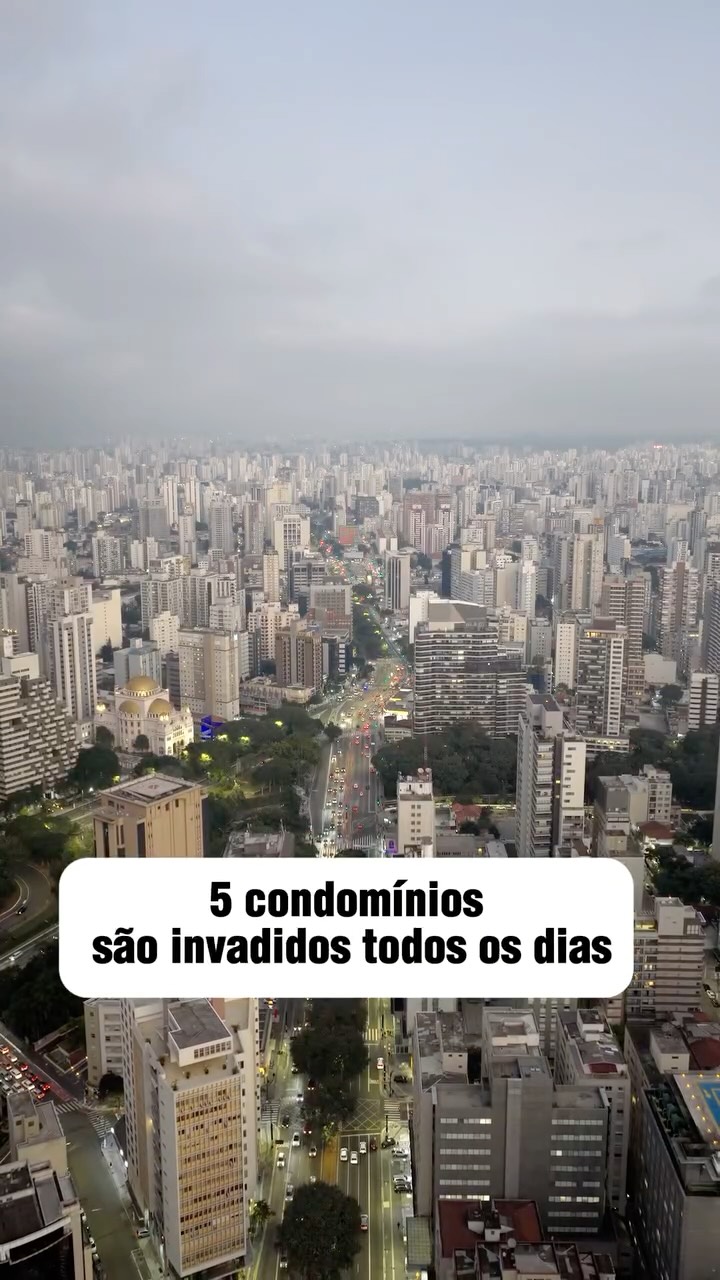 Em São Paulo, cinco condomínios são invadidos todos os dias e, na maioria das vezes, ninguém arromba portão nenhum.
O problema não é só a estrutura, é o modelo antigo de controle de acesso: “cara-crachá”, planilha, RG na portaria e muita falha humana no meio do caminho.
Com a VN3Condo, o acesso é validado por inteligência artificial, em tempo real, reduzindo drasticamente o risco de pessoas não autorizadas entrarem no seu prédio.
Se você leva a sério a segurança onde mora, compartilhe este vídeo no grupo do condomínio ou marque o síndico nos comentários. Essa decisão pode evitar a próxima invasão.