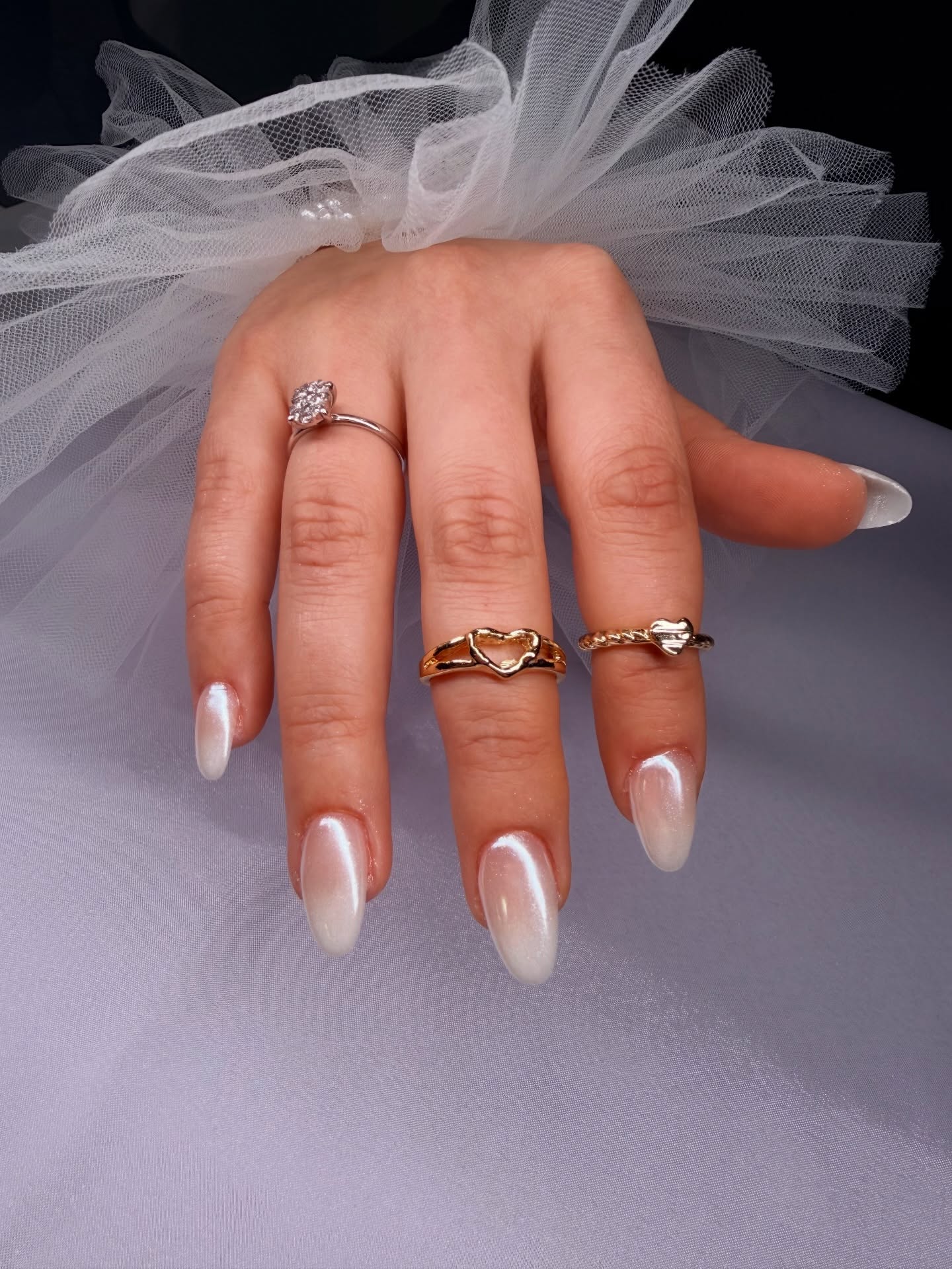 Gelinlerimizi düğüne hazırlıyoruz 🌸👰🏻♀️
Düğün sezonu açılıyorsa, gelsin gelin tırnakları 💅🏻