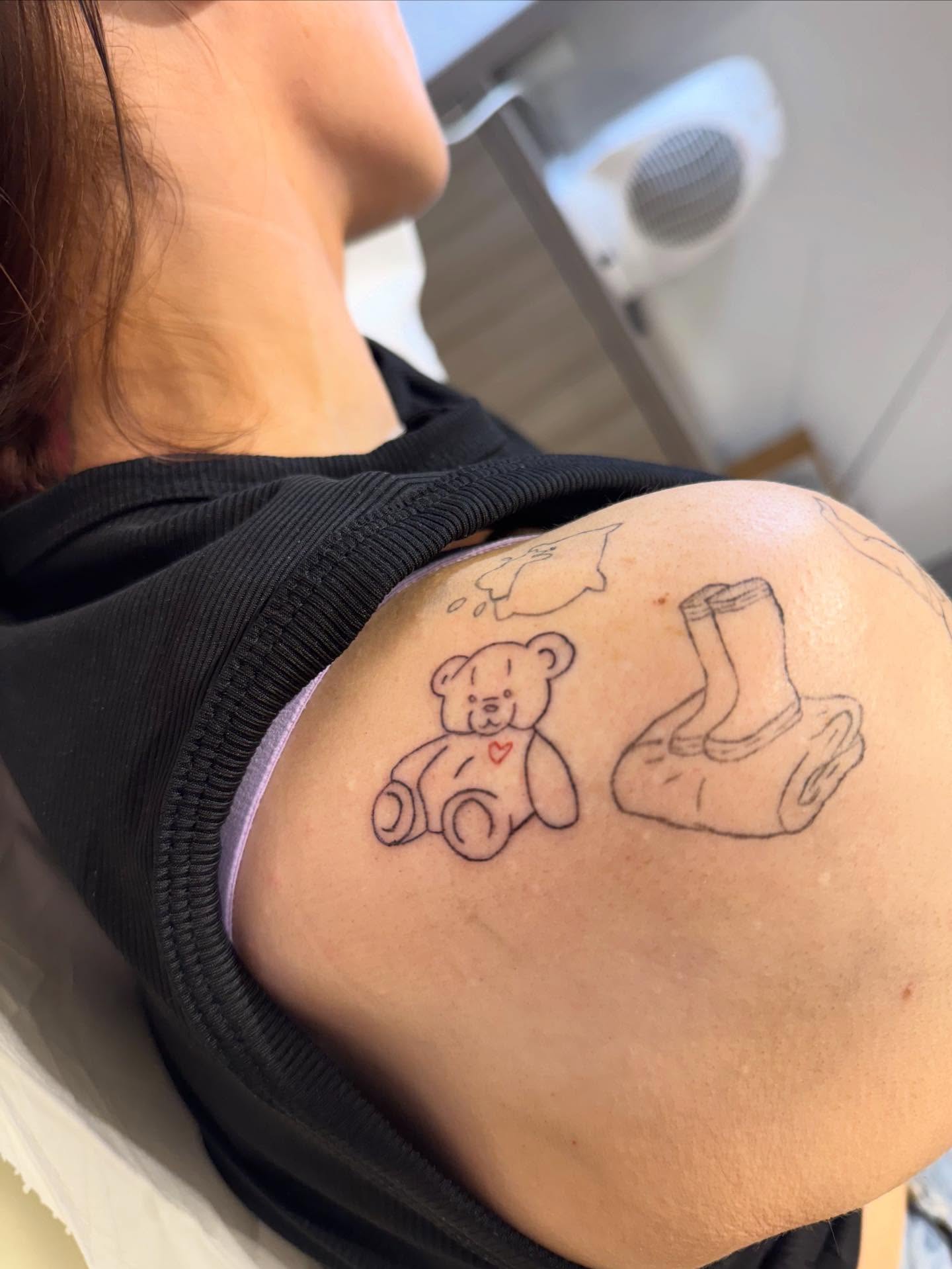 March recap!
1- cutie little teddy bear tattoo for my lovely client! 🐻
2- friend night out with some of my favourites
3- the laziest spaniel in the entire world! She is literally just a baby!! 🐶
4- suit shopping for my handsome fiancé .. only 3 months until the wedding! 💍
5- beautiful little rose tattoo behind the ear for another lovely client. 🌹
6- helped my friend on her farm, bottle feeding babies! I want 100 please! 🐑
7- went to comic con dressed as old people 😂😂
8- designed tattoo for a lovely client symbolising her children and grand children.
9- northern lights!! I love where we live. 🌌
10- our lovely little duckies on our homestead 🦆
11- beautiful lip blush for my stunning client 👄
12- infinity symbol this one was lovely to do as well!
13 - gorgeous cupcakes for a charity event 🤤
14- finished the new clinic location 🌸💕
#marchphotodump #skinclinic #gettoknowme #aberdeenshire #finelinetattooartist