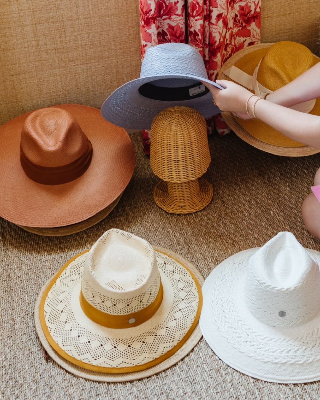 Sunnier skies call for hat storage that works.
When hats are easy to see and even easier to reach, they stay in rotation and keep their shape.