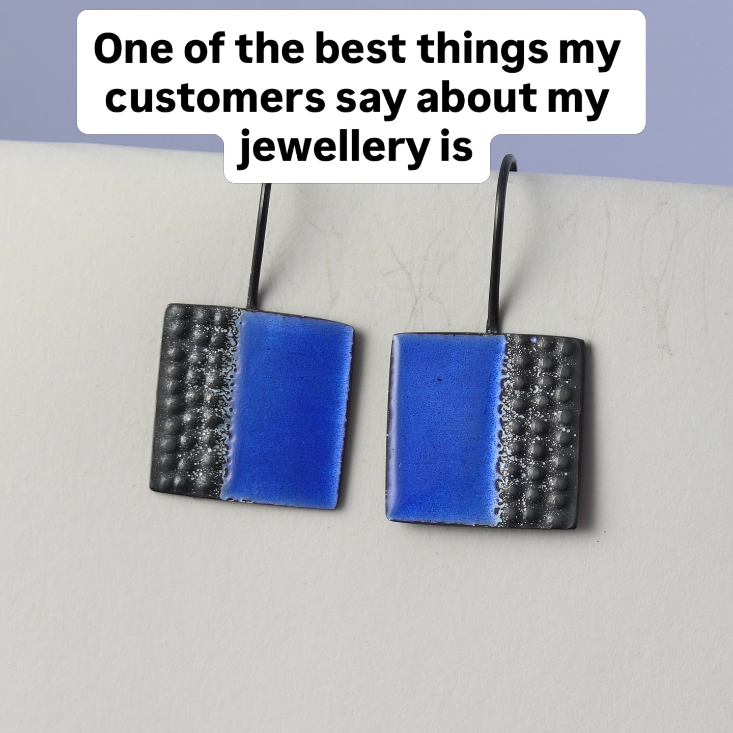 I love hearing your feedback when wearing my jewellery and how it sparks conversations - I hear you get many admiring comments when you wear your earrings, necklace or ring and it makes me so happy!☺️
New earring design with a rigid earwire which I have been reliably told is easier to put on if you have difficulty with fiddly things like putting on ear backs 💛🩵
#customersatisfaction #feedback #positivefeedback #admiringcomments #conversationstarters
