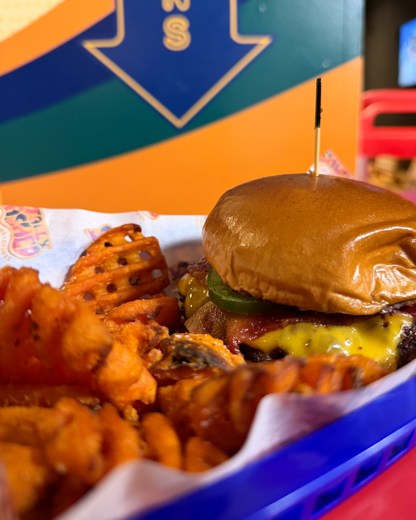 New drops just hit Totally Smashed. Meet the latest featured smash burger, the Jalapeño Popper, bringing the heat in all the right ways. Pair it with new sweet potato waffle fries and choose your move with single or shareable fry sizes.
More options. Same smashed attitude.