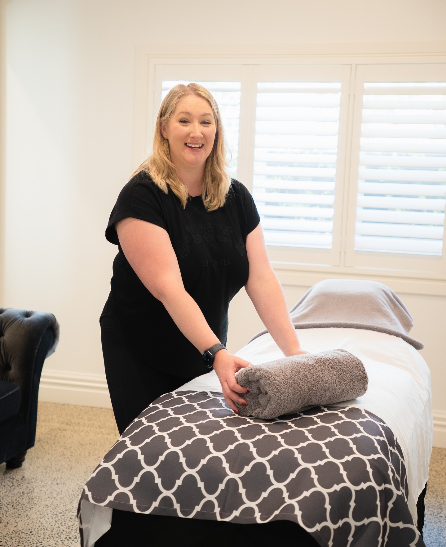 School holidays are in full swing and appointments are filling up fast. If you cannot find a time that works for you online, do not give up just yet. Send us a text or jump on our waitlist and we will let you know as soon as something pops up. Cancellations happen more than you think, and our waitlist clients are always first in line!
Sam gets it, she is currently running her own small circus at home with four kids. Fuelled by coffee and still smiling, the salon is open and there is a treatment table with your name on it!
Get in touch or join the waitlist at ramai.com.au