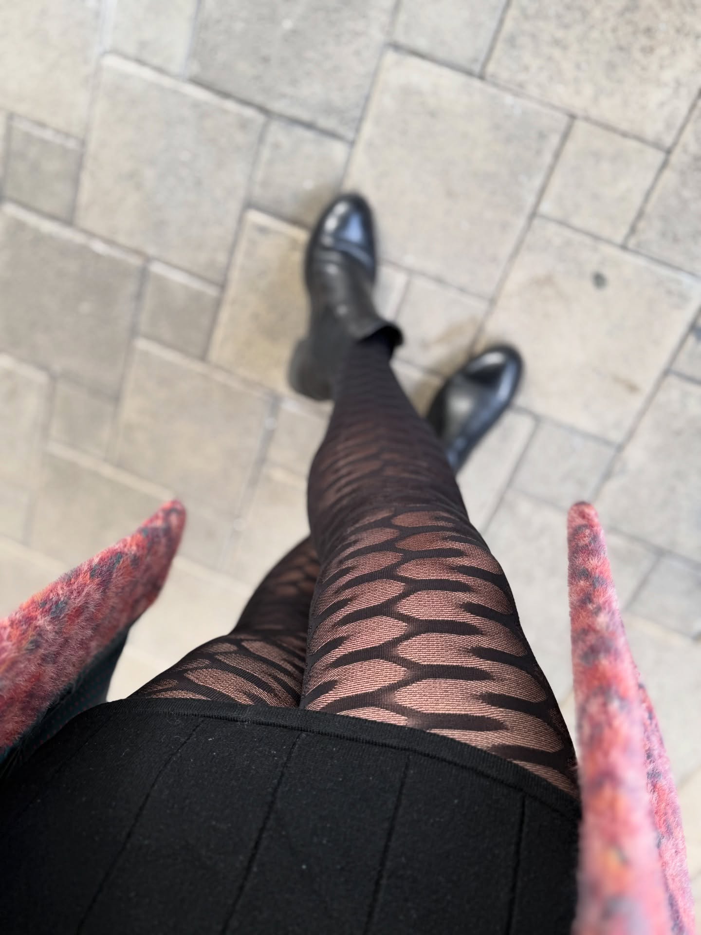 Not just stockings. A statement. 🖤
Meet the perfect blend of style & support — the Trilogy 70 Lace compression tights.
Elegant lace, a flawless fit, and light compression that keeps your legs feeling fresh all day. ✨
Because confidence starts from the ground up.
✔ 70 denier elegance
✔ Light graduated compression (10–15 mmHg)
✔ Supports circulation & reduces heavy legs
✔ Designed for everyday luxury
Available in timeless shades: blu navy 💙 & black 🖤
Feel the difference. Wear the confidence.