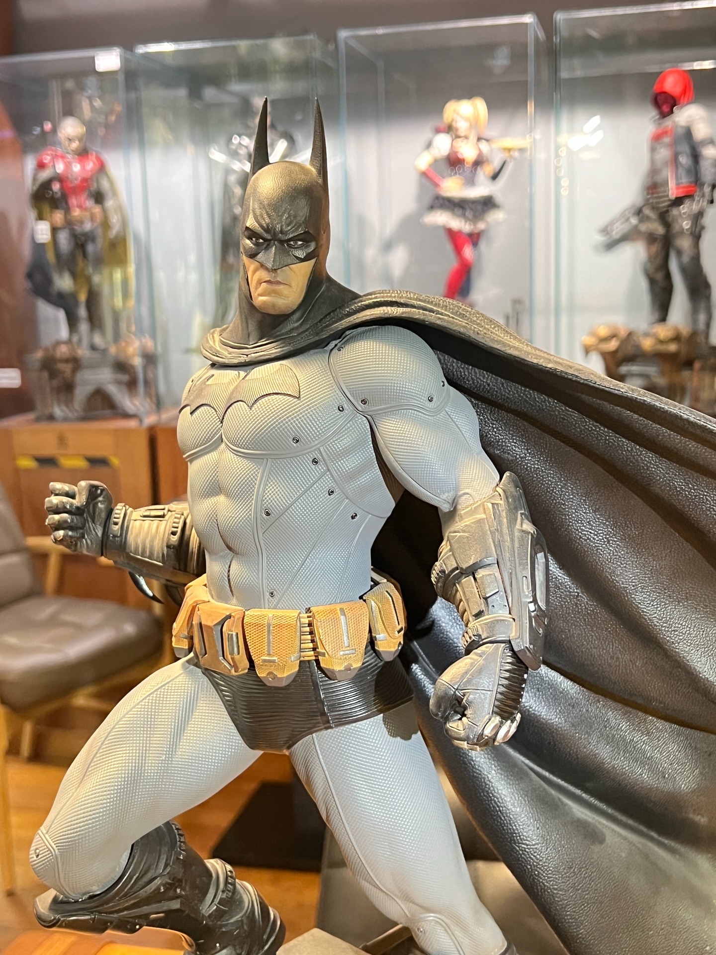 🦇 Gotham’ın karanlığından çıkan gerçek bir parça…
Bu Batman heykeli sadece bir figür değil, koleksiyonun merkez parçası olacak güçte! 💥
Detay seviyesi, pozu ve karizmasıyla vitrinde değil, direkt sahnede gibi 🔥
Hero Cafe’de yakından görünce etkisi 2 katına çıkıyor 👀☕
DM’den fiyat bilgisi alabilirsiniz. Hero Cafe’yi ziyaret edip ürünü yakından inceleyebilirsiniz.
#batman #dccollectibles #figurecollection #herocafe #statue