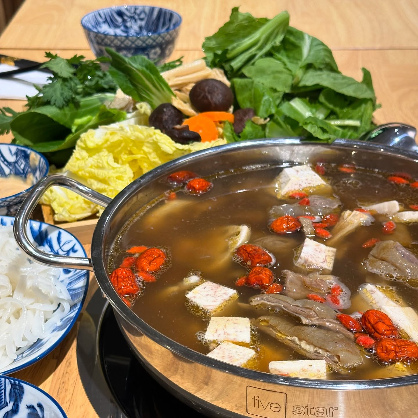 ⁉️ Did you know that we have Lẩu Dê at Q3 Eatery? 🐐
Goat hotpot is a flavourful feast where Northern Vietnamese herb, jujube and goji berry perfectly infused within the broth. Perfect for sharing with friends, family and the love one.
#Q3Eatery #VietHotpot #adelaidefood #fyp