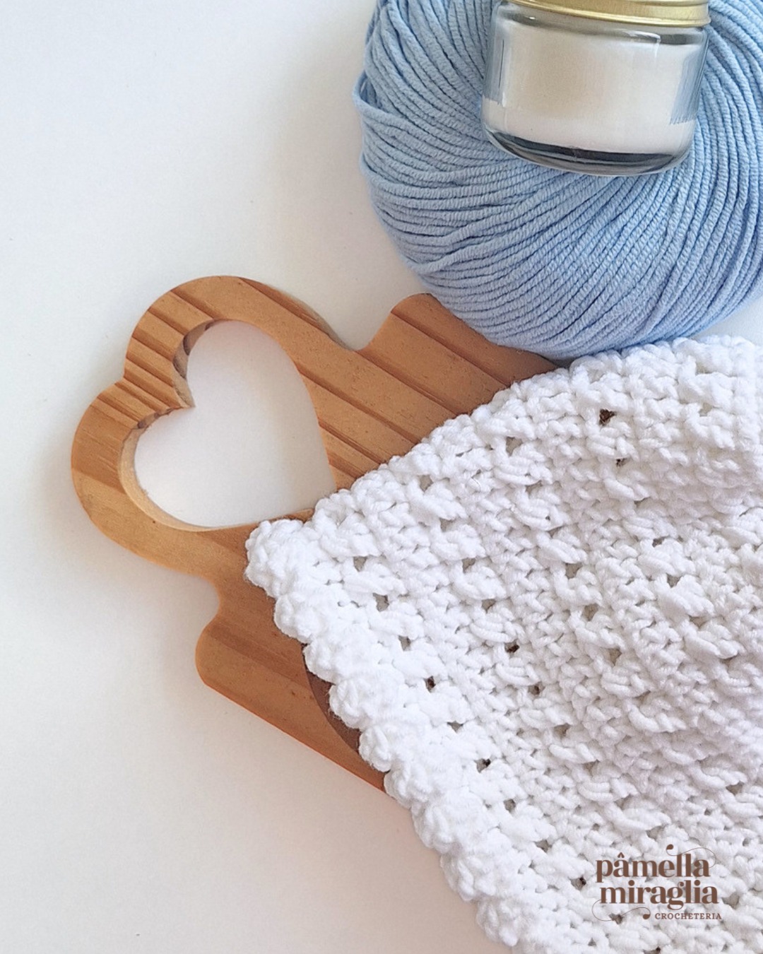 Sabe aqueles projetos que nascem no coração antes mesmo de ganharem forma nas mãos? Pois é isso que estou criando e em breve vou ensinar para vocês. 🩷
Algo muito especial e diferente.
Pensado com carinho em cada detalhe. Serão peças que acolhem, e que acompanham o dia a dia, fortalecendo valores e ajudando a construir uma base espiritual sólida, com leveza e carinho.
Evangelizar na infância é semear no coração aquilo que florescerá por toda a vida.🙏
#crochereligioso #crochêdevocional #amigurumi #receitadecroche #artesanatoemcroche #crocheterapia #amigurumilove #feitoamao #crocheteirasdobrasil