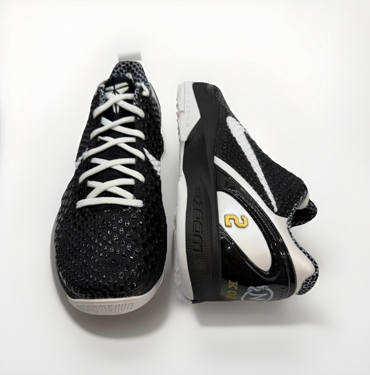 KOBE VI PROTRO MAMBACITA
“SWEET SIXTEEN”
BLACK/WHITE
CW2190 002
DS SIZE 8.5
$542
#kobe #mambacita #sweet16 #mamba #illery