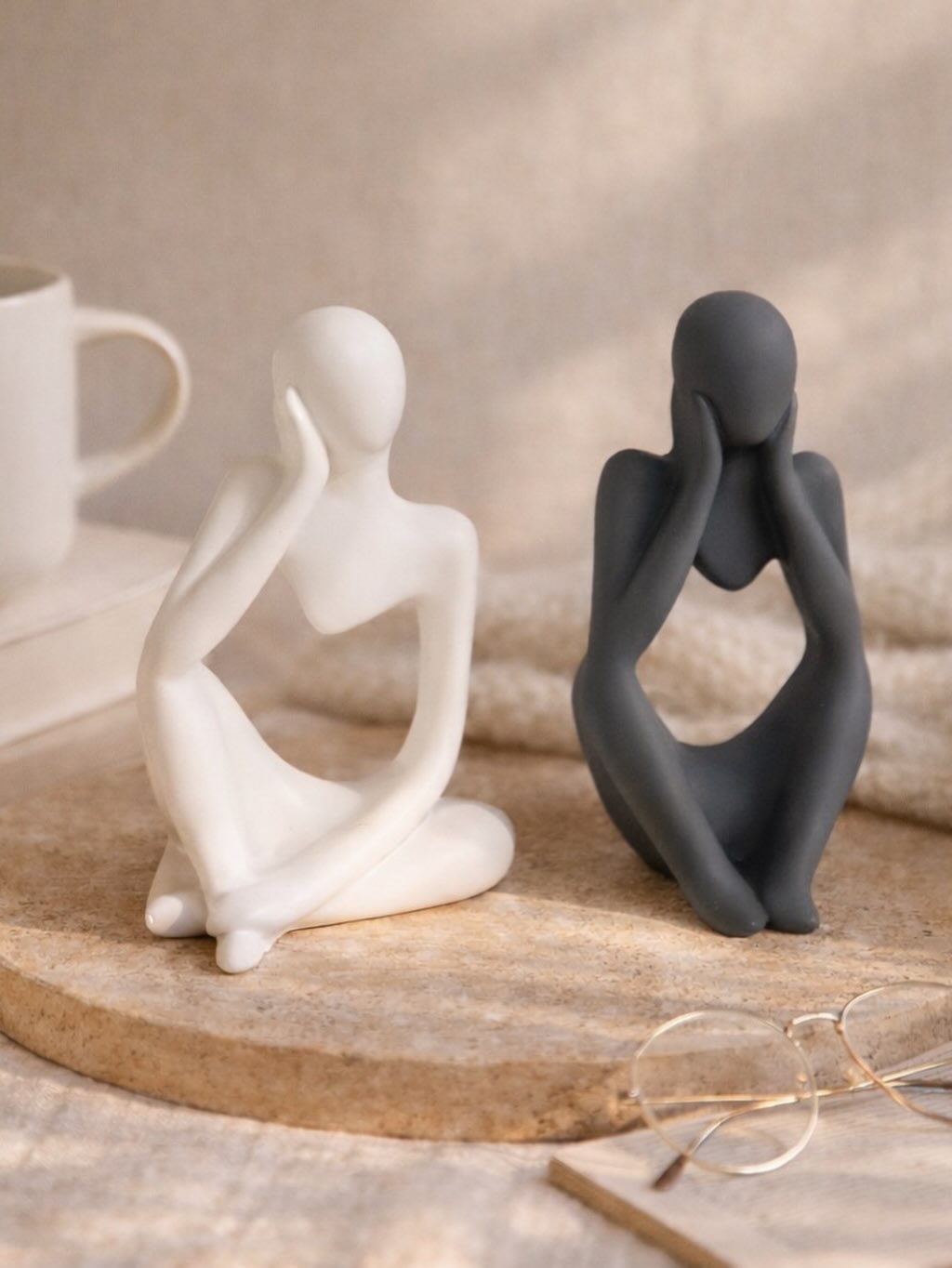 Élégance, simplicité et douceur 🤍
Ces deux silhouettes minimalistes apportent une touche apaisante et moderne à votre intérieur.
Entre matières naturelles, tons neutres et ambiance cocooning, chaque détail invite à ralentir…
La déco parfaite pour créer un espace qui respire le calme et le style ✨
#decointerieur #minimalisme #ambiancecosy #homedecor #decoration