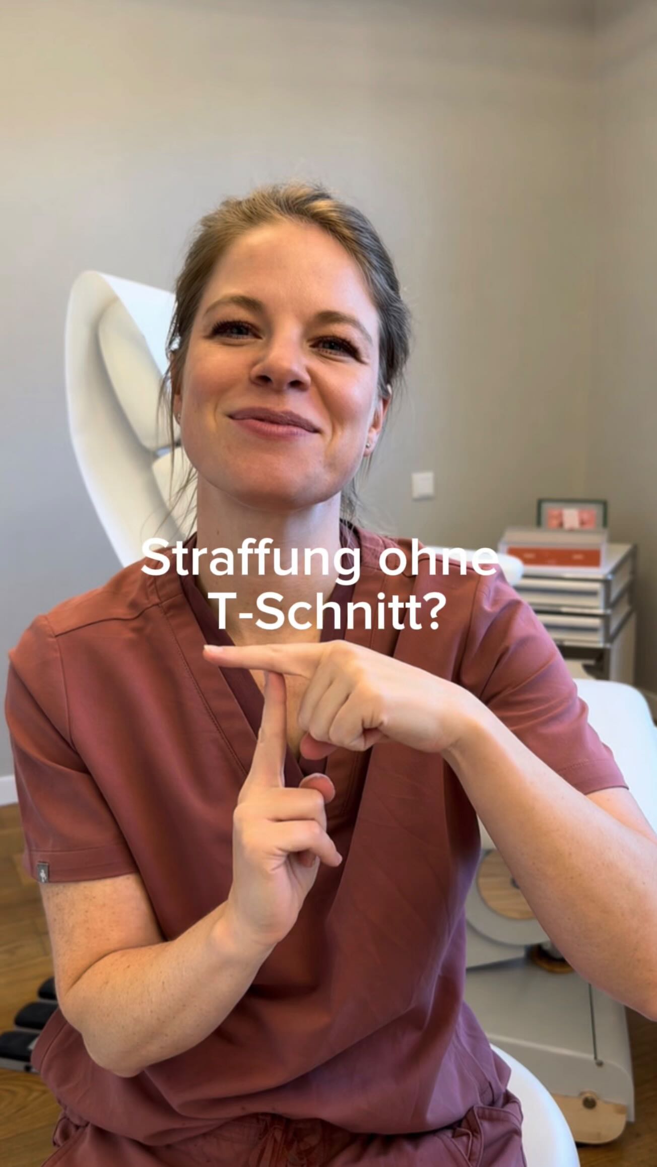 Straffung ohne T-Schnitt?
Nicht jede hängende Brust braucht direkt eine Straffung – oft gibt es auch andere Möglichkeiten. Welche das sind, erklären wir euch im Video 💬
#boobjob #breastimplants #plasticsurgery #cosmeticsurgery #aesthetic