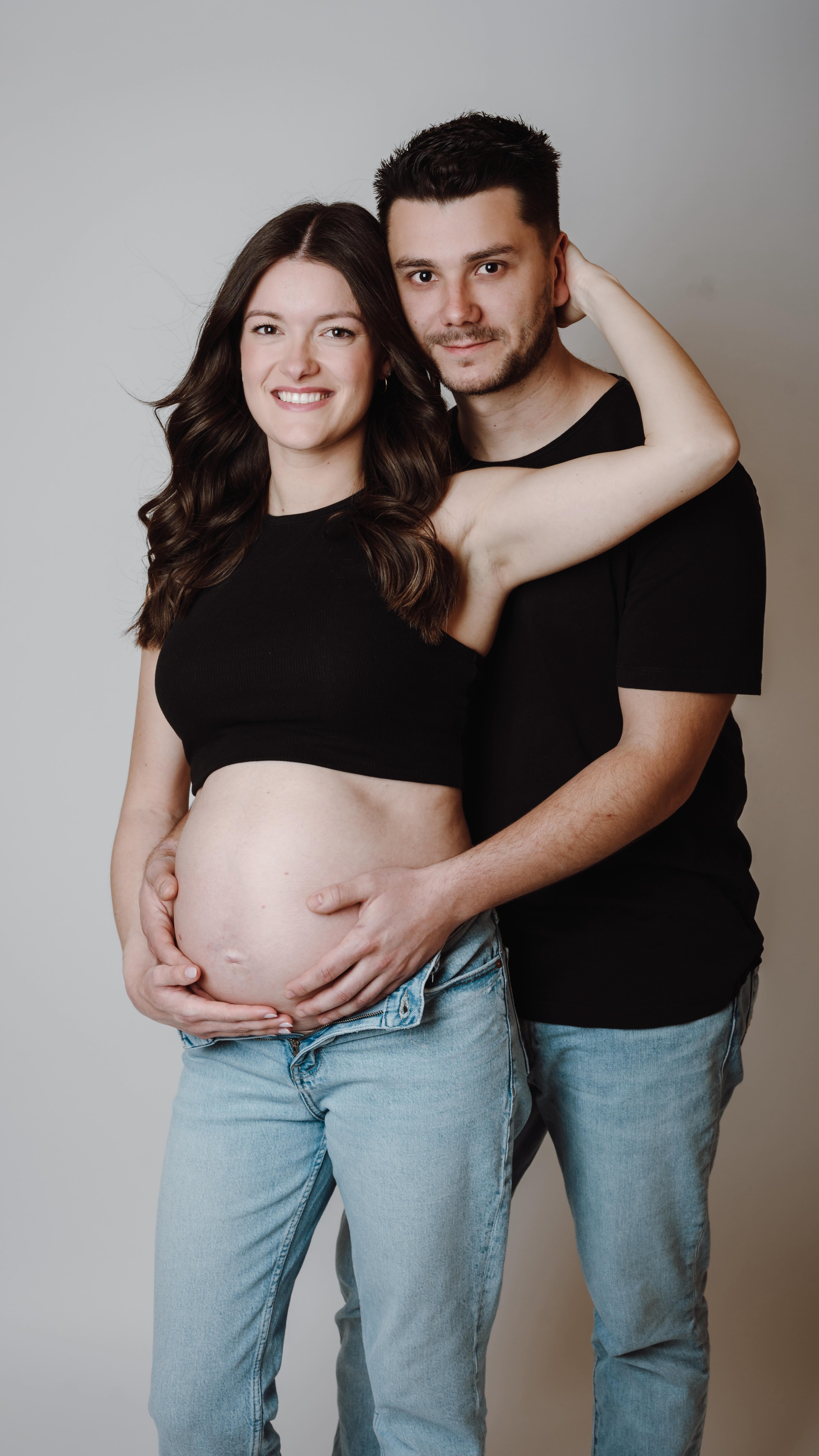 ✨ Un instant. Pour la vie.
Pendant chaque séance, je vois bien plus que des images.
Je vois une histoire en train de s’écrire, une attente, un amour déjà immense 🤍
Le moment, c’est ce que vous vivez.
Le résultat, c’est ce que vous garderez toute votre vie !
C’est pour ça que je fais ce métier : pour vous permettre de ne jamais oublier 🥹
🎁 Si vous souhaitez offrir (ou vous offrir) ce souvenir, les bons cadeaux sont disponibles directement sur mon site.
📸 Camille Meffre, photographe professionnelle
📍 Vaucluse, Provence & partout où vous m’emmènerez
🌸 Infos & contact en bio
👩🏼💻 @lepicurienneenprovence
#photography #couple #grossesse #babymama #shooting